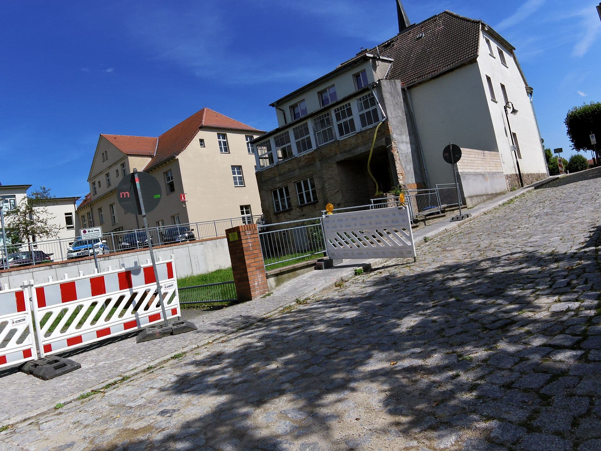 Street view near Wasserwander-Rastplatz, Fürstenberg — © zoegglmeyr (CC BY-SA · Mapillary)