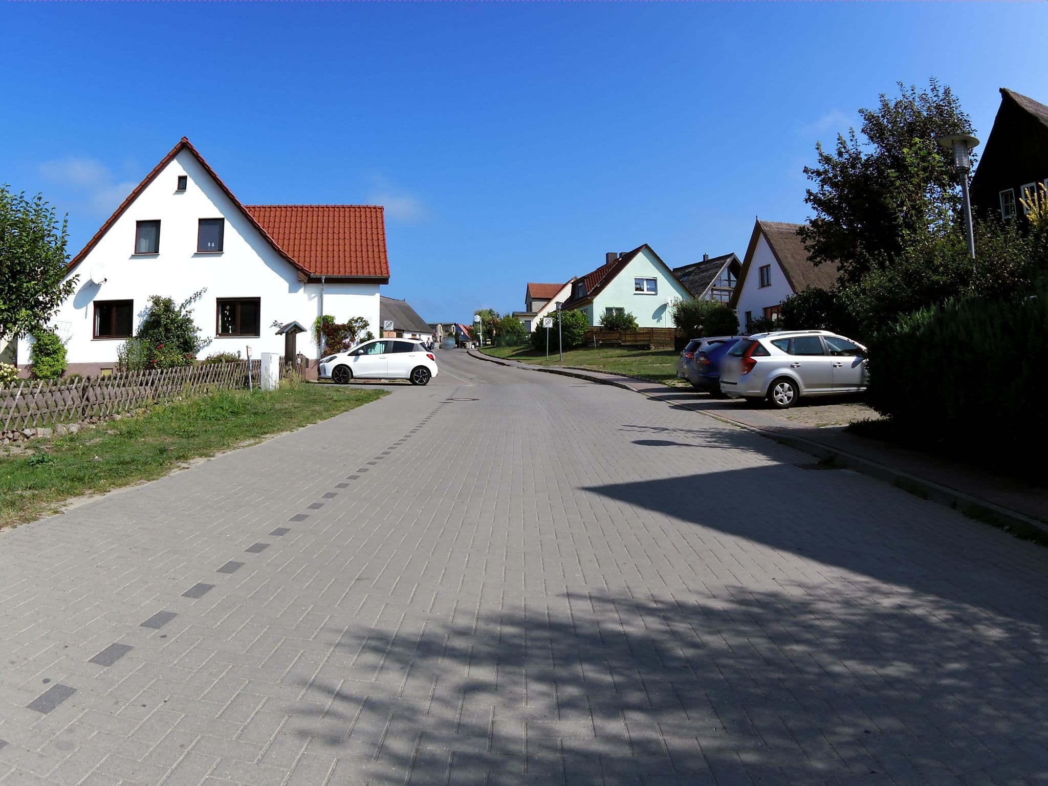 Street view near Cafe Am Achterwasser, Loddin — © zoegglmeyr (CC BY-SA · Mapillary)