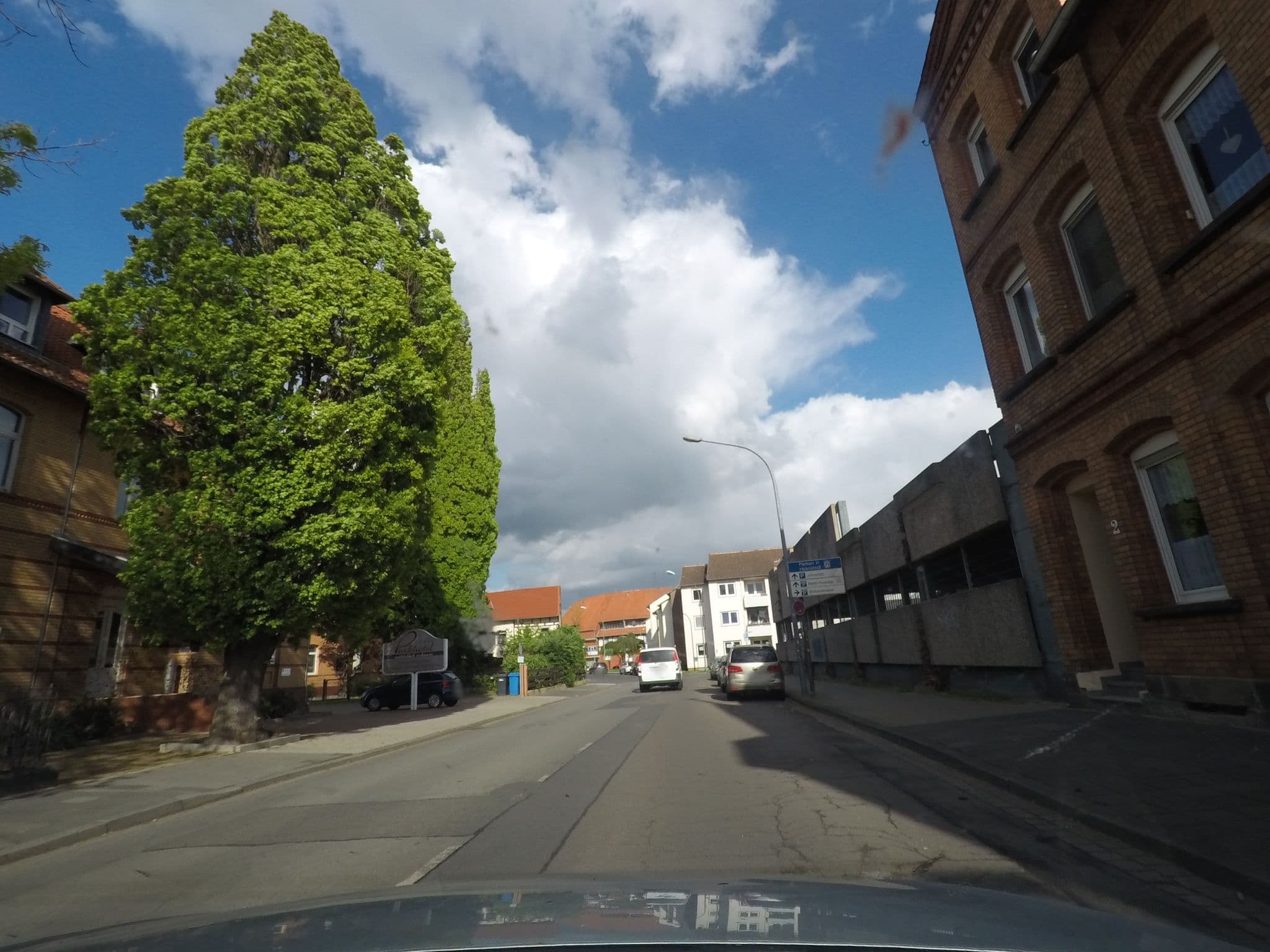 Street view near Parkhotel, Helmstedt — © sunnyteater (CC BY-SA · Mapillary)