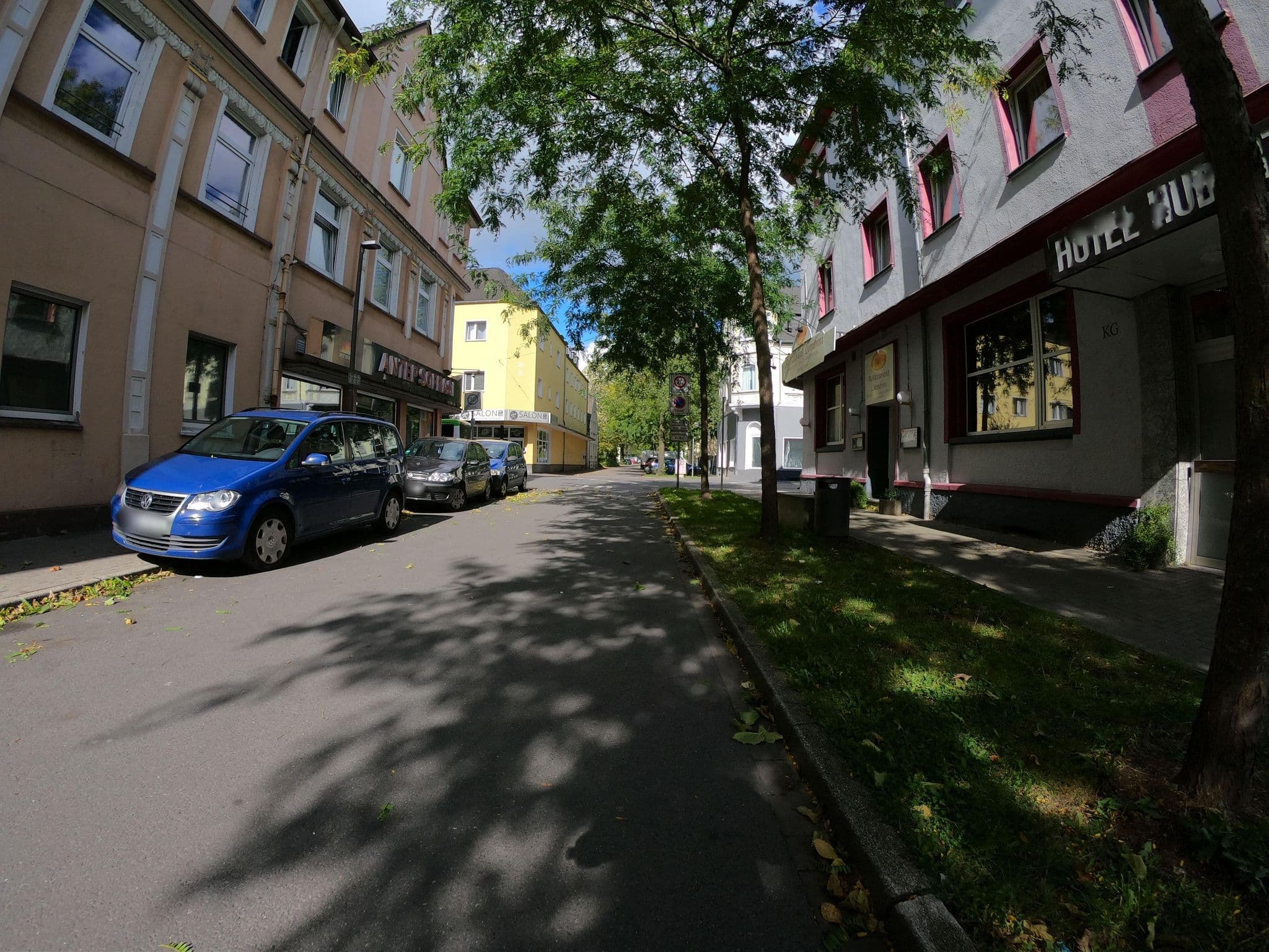 Street view near Hotel Hubbert, Castrop-Rauxel — © geogladbecker (CC BY-SA · Mapillary)