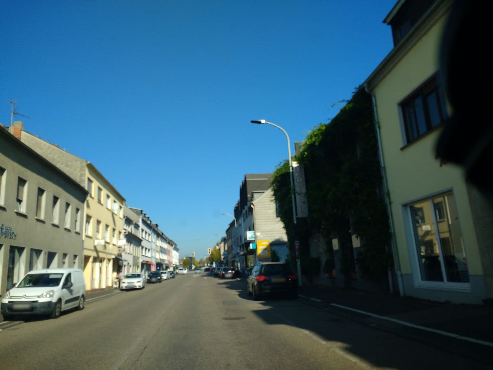 Street view near Park Hotel, Konz — © igdb (CC BY-SA · Mapillary)