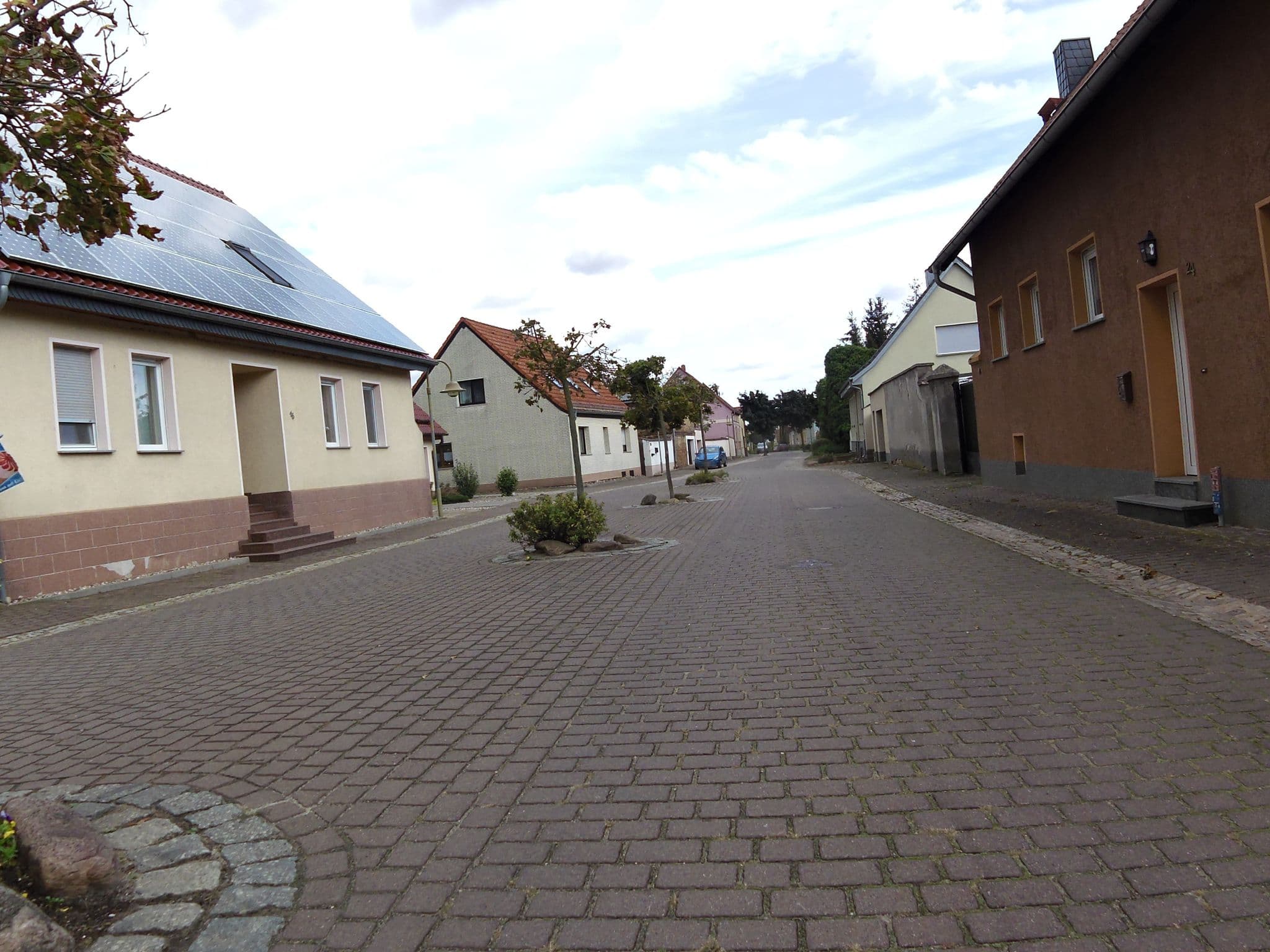 Street view near Zum Biber, Aken — © zoegglmeyr (CC BY-SA · Mapillary)