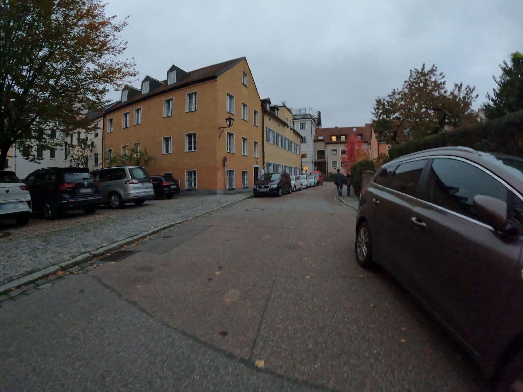 Street view near Sorat Insel-Hotel Regensburg, Regensburg — © erias (CC BY-SA · Mapillary)