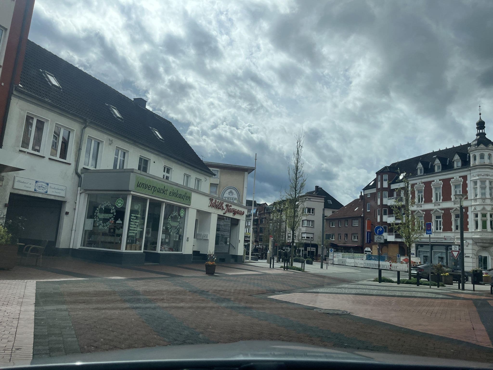 Street view near Hotel An der Persiluhr, Lünen — © ptks (CC BY-SA · Mapillary)