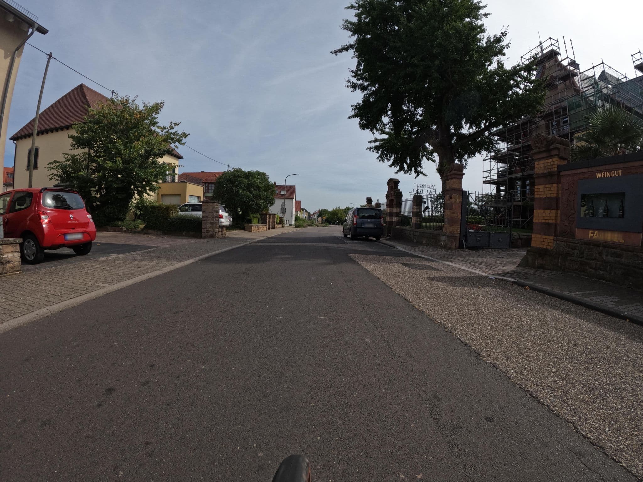 Street view near Weingut Ullrichshof Faubel, Maikammer — © ec411 (CC BY-SA · Mapillary)