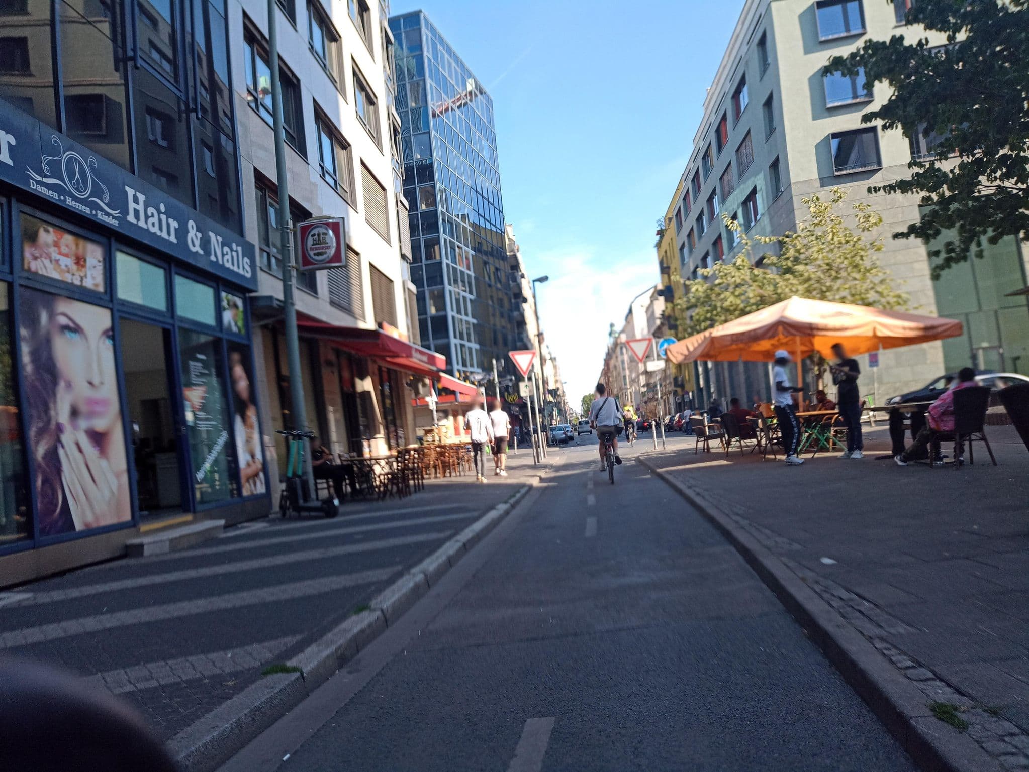 Street view near The Domicil Hotel, Frankfurt am Main