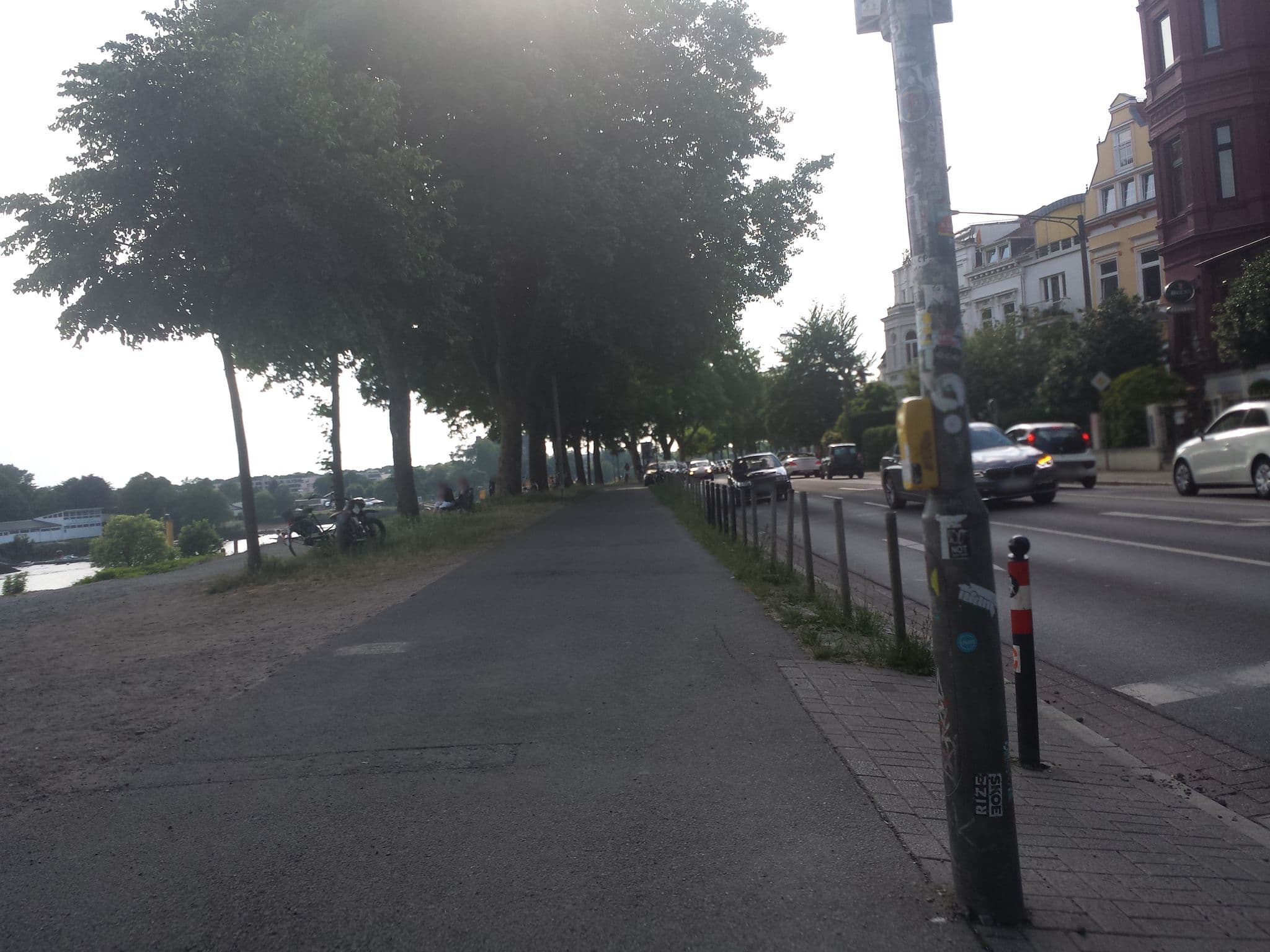 Street view near Turmhotel Weserblick, Bremen — © hubert87 (CC BY-SA · Mapillary)