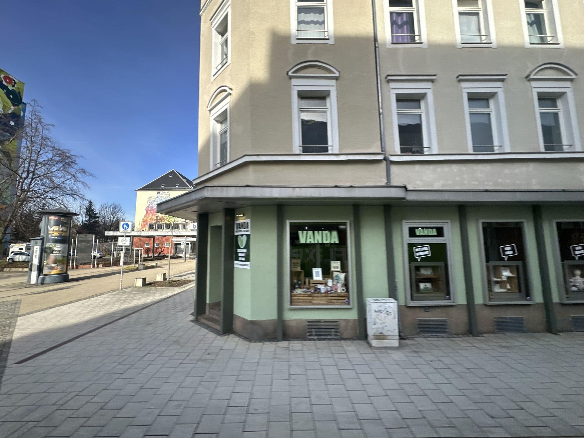 Street view near Hotel Sächsischer Hof, Chemnitz — © quickness805 (CC BY-SA · Mapillary)