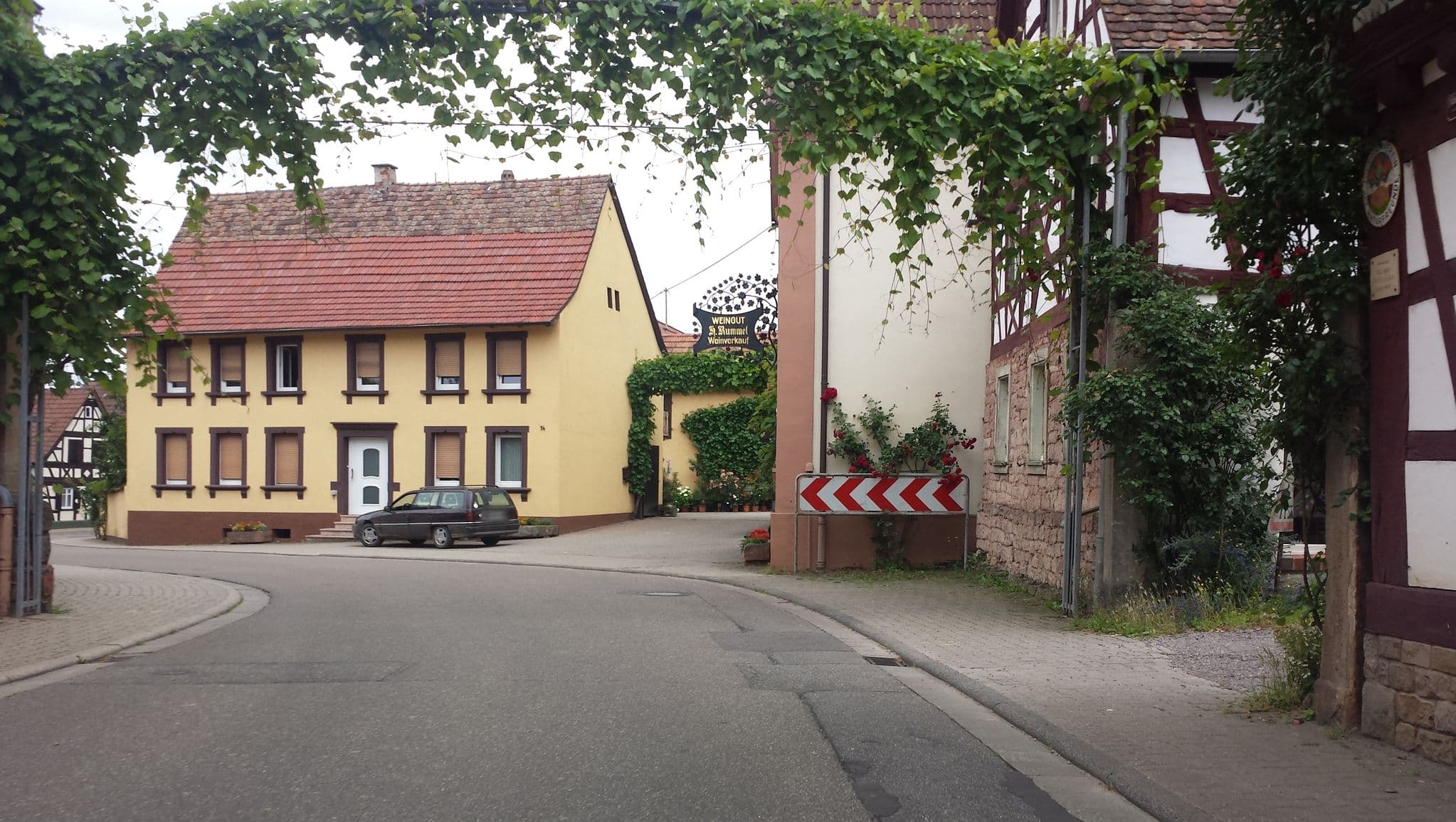 Street view near Naturfreundehaus Hochstadt, Hochstadt — © wegavision (CC BY-SA · Mapillary)