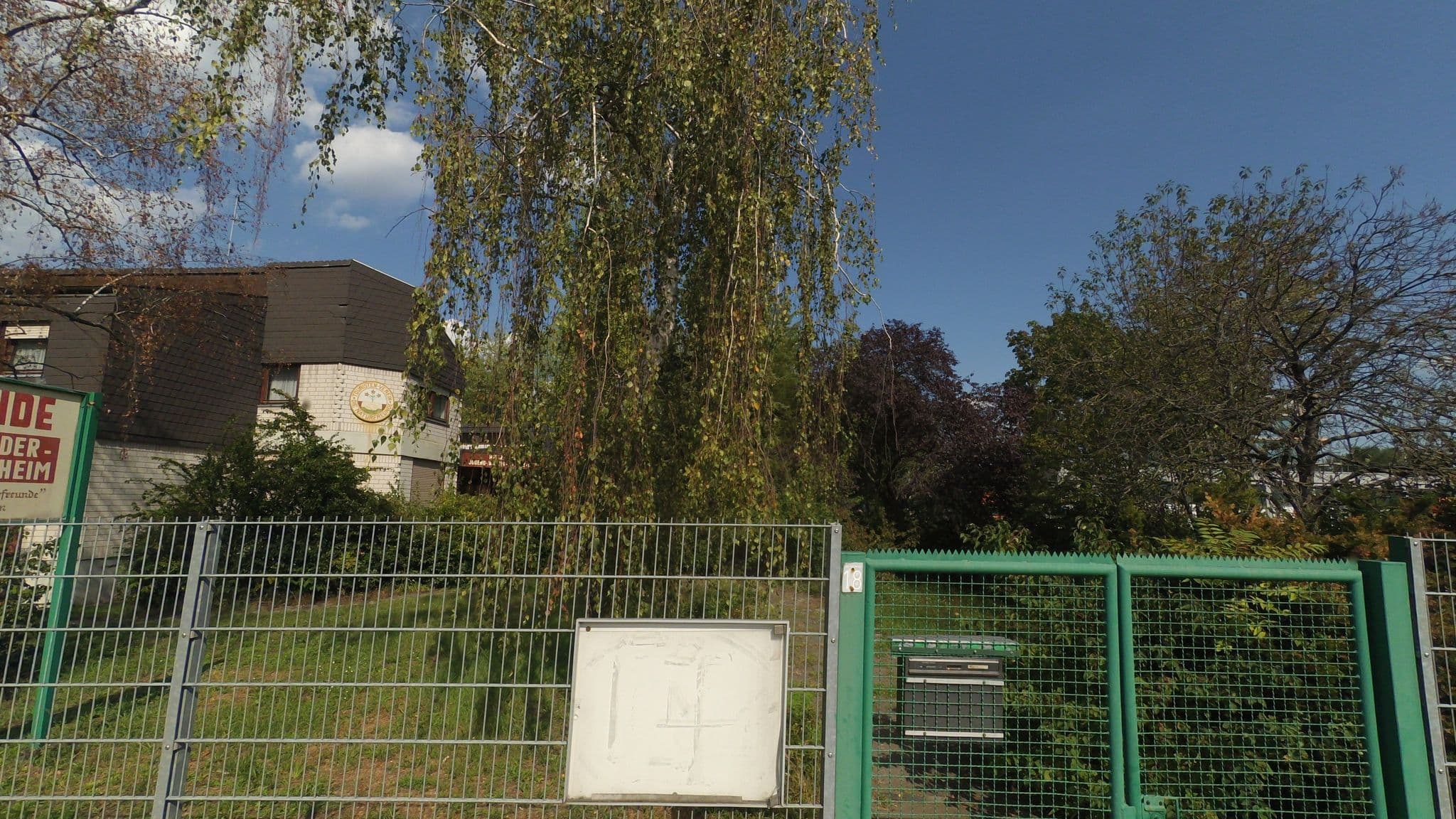 Street view near Jugend-, Wander- und Freizeitheim der Naturfreunde Mannheim, Mannheim — © wegavision (CC BY-SA · Mapillary)