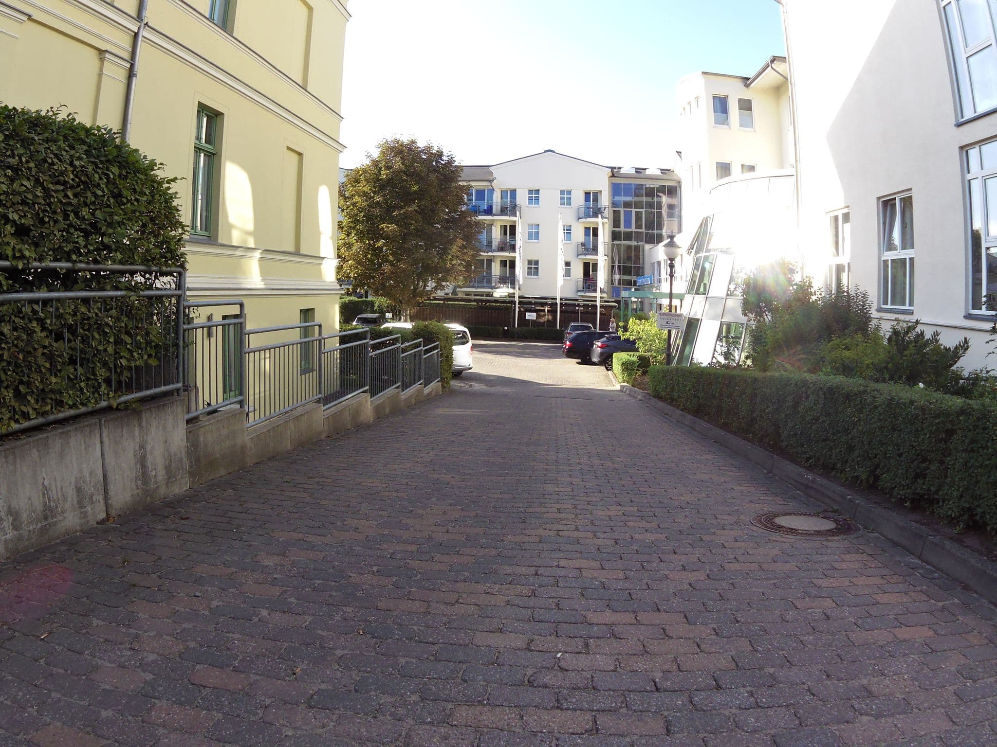 Street view near Upstalsboom Hotel Ostseestrand, Seebad Heringsdorf — © zoegglmeyr (CC BY-SA · Mapillary)