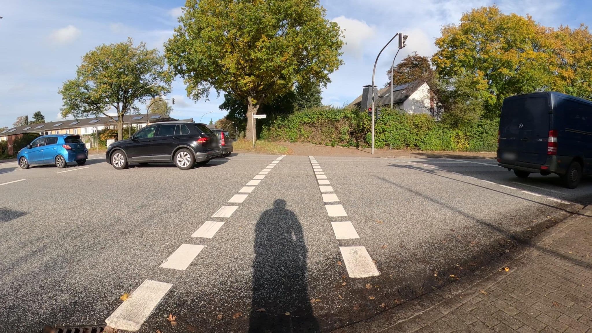 Street view near Hotel Stadt Norderstedt, Langenhorn — © veloroute_hamburg (CC BY-SA · Mapillary)