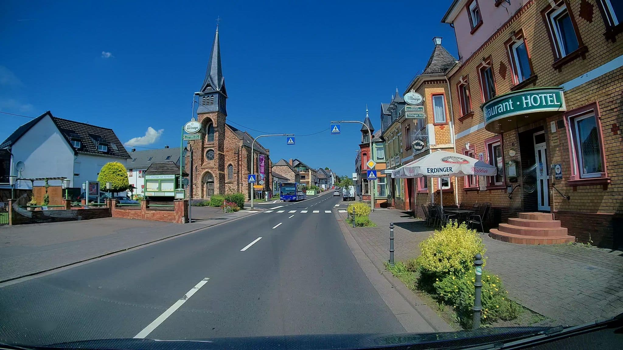 Street view near Thüringer Hof, Neuhäusel — © kalcaaro (CC BY-SA · Mapillary)