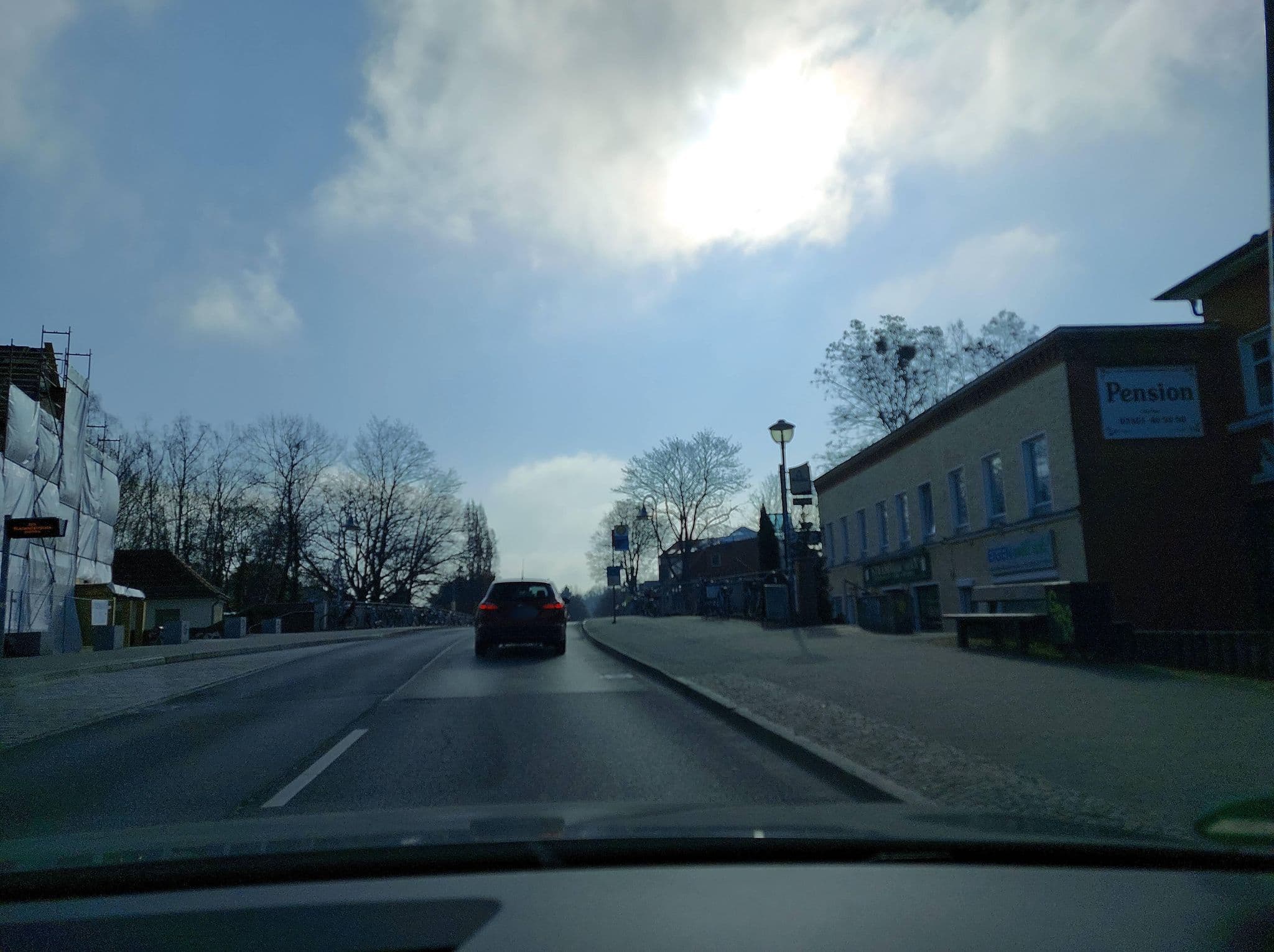 Street view near Gasthaus-Pension Strammer Max, Hohen Neuendorf — © DBSEV_SBB (CC BY-SA · Mapillary)