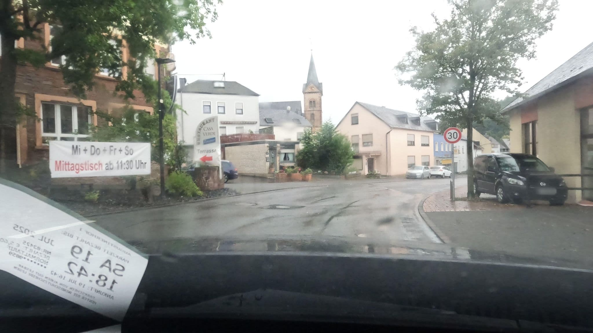 Street view near Casa Verde, Kenn — © vinisa (CC BY-SA · Mapillary)