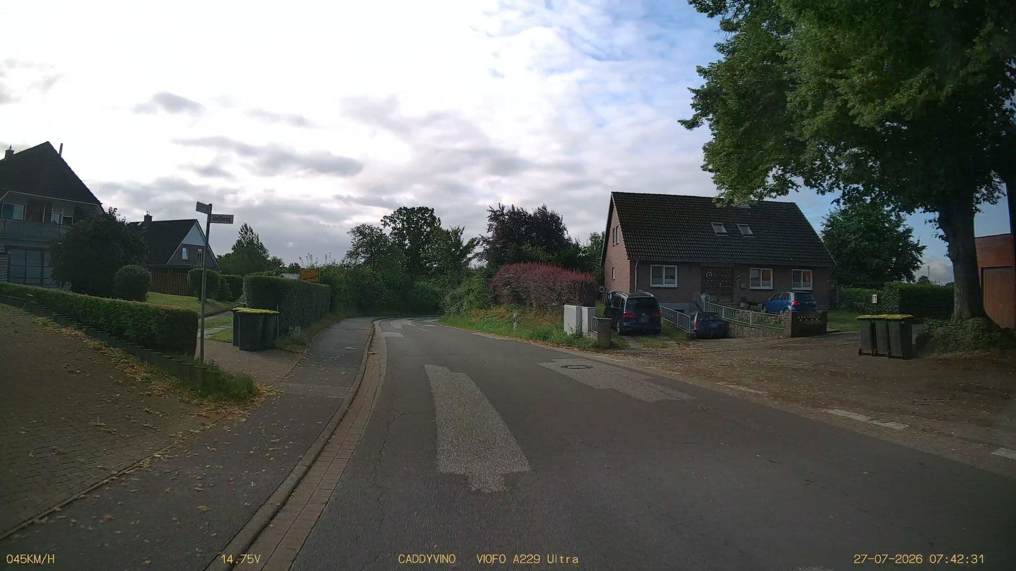 Street view near Zur Linde, Hamberge — © DruideBizeps (CC BY-SA · Mapillary)