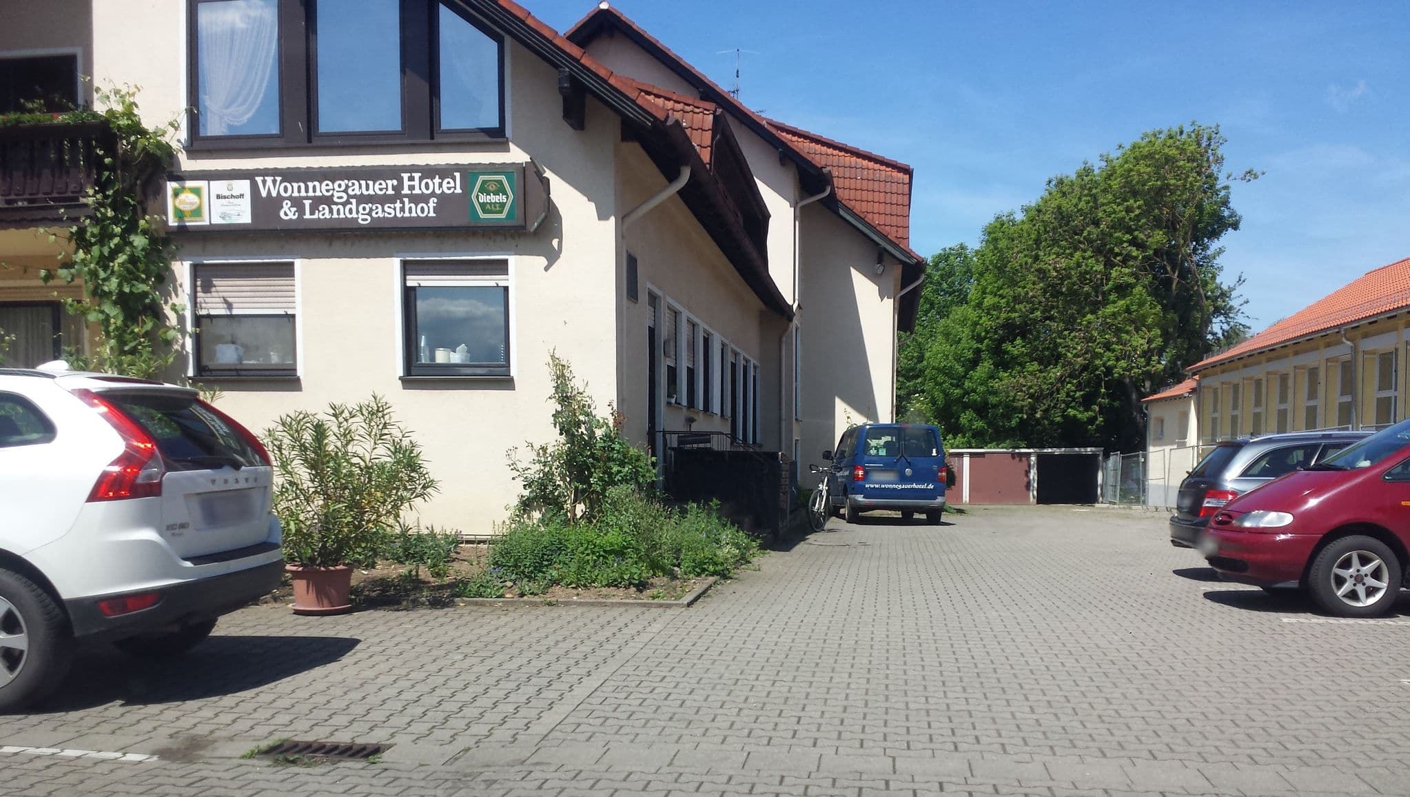 Street view near Wonnegauer Landgasthof, Gundersheim — © wegavision (CC BY-SA · Mapillary)