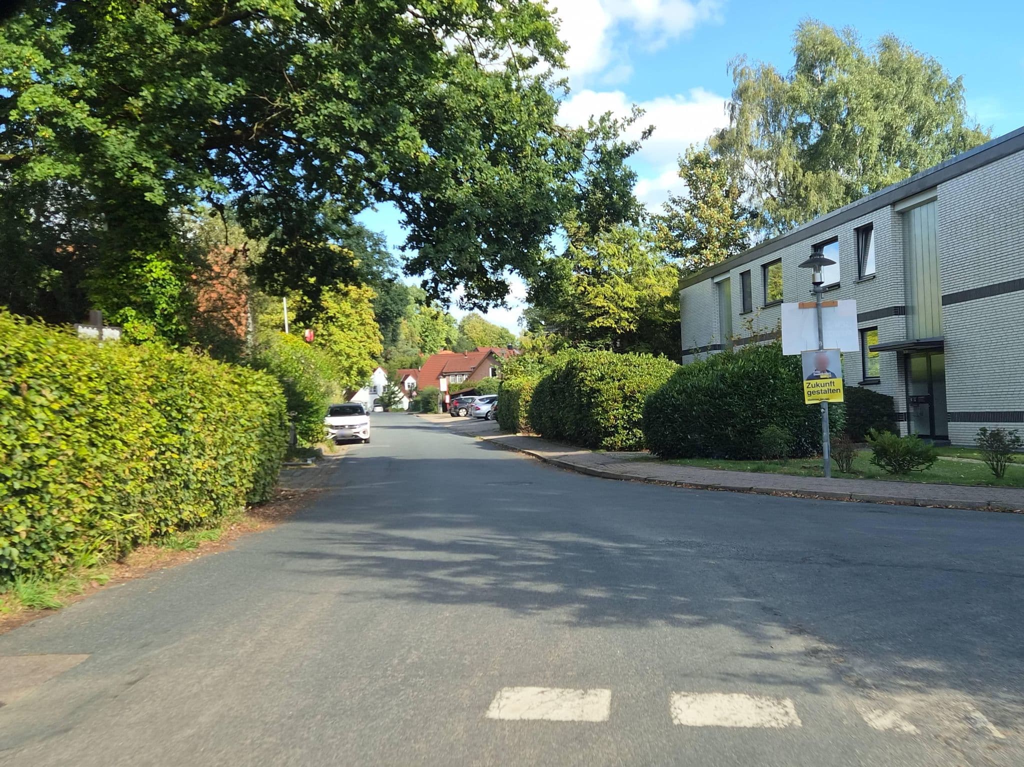 Street view near Hotel und Restaurant Meinsbur, Bendestorf — © hotteliene (CC BY-SA · Mapillary)