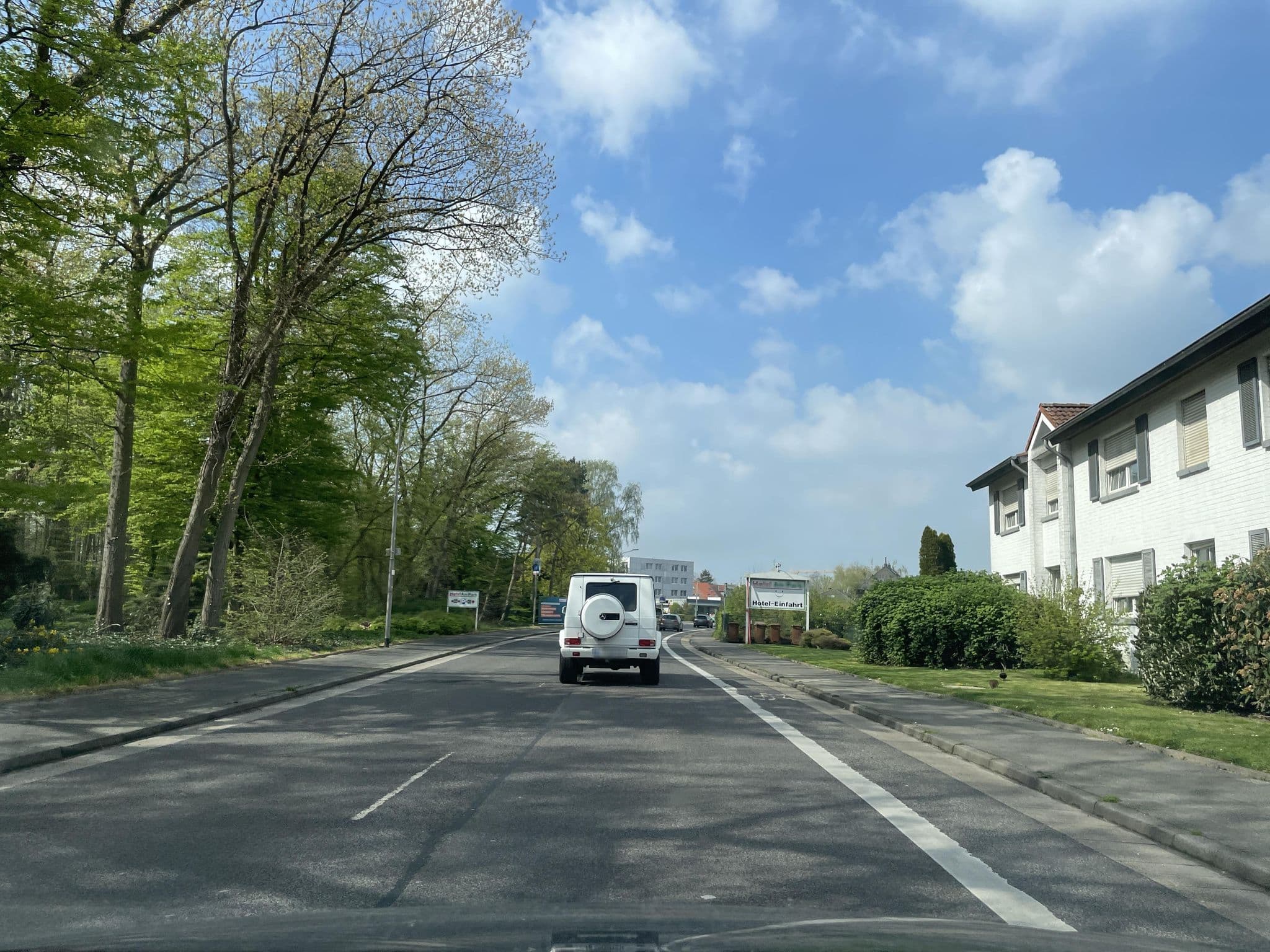 Street view near Hotel am Park, Willich — © endradon (CC BY-SA · Mapillary)