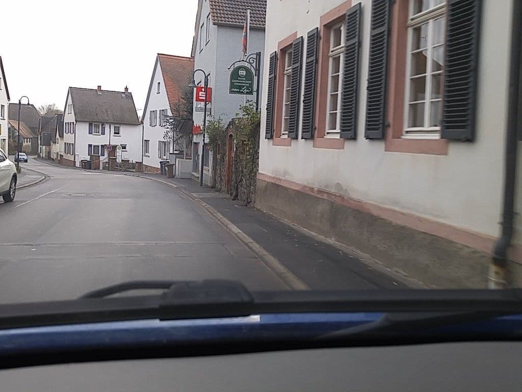 Street view near Hotel Herrenhaus von Löw, Rockenberg — © scg1176 (CC BY-SA · Mapillary)