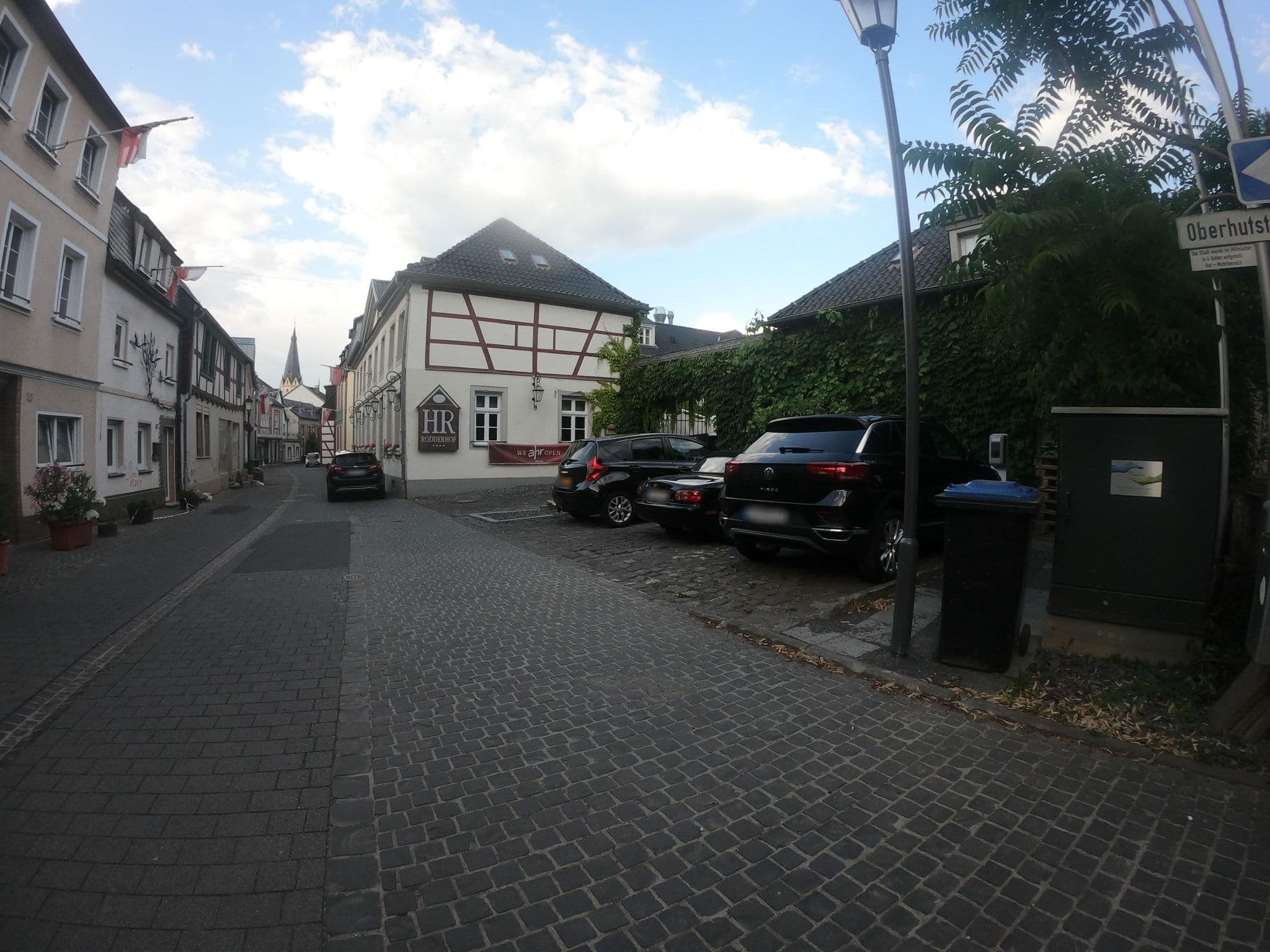 Street view near Hotel Rodderhof, Bad Neuenahr-Ahrweiler — © joostjakob (CC BY-SA · Mapillary)