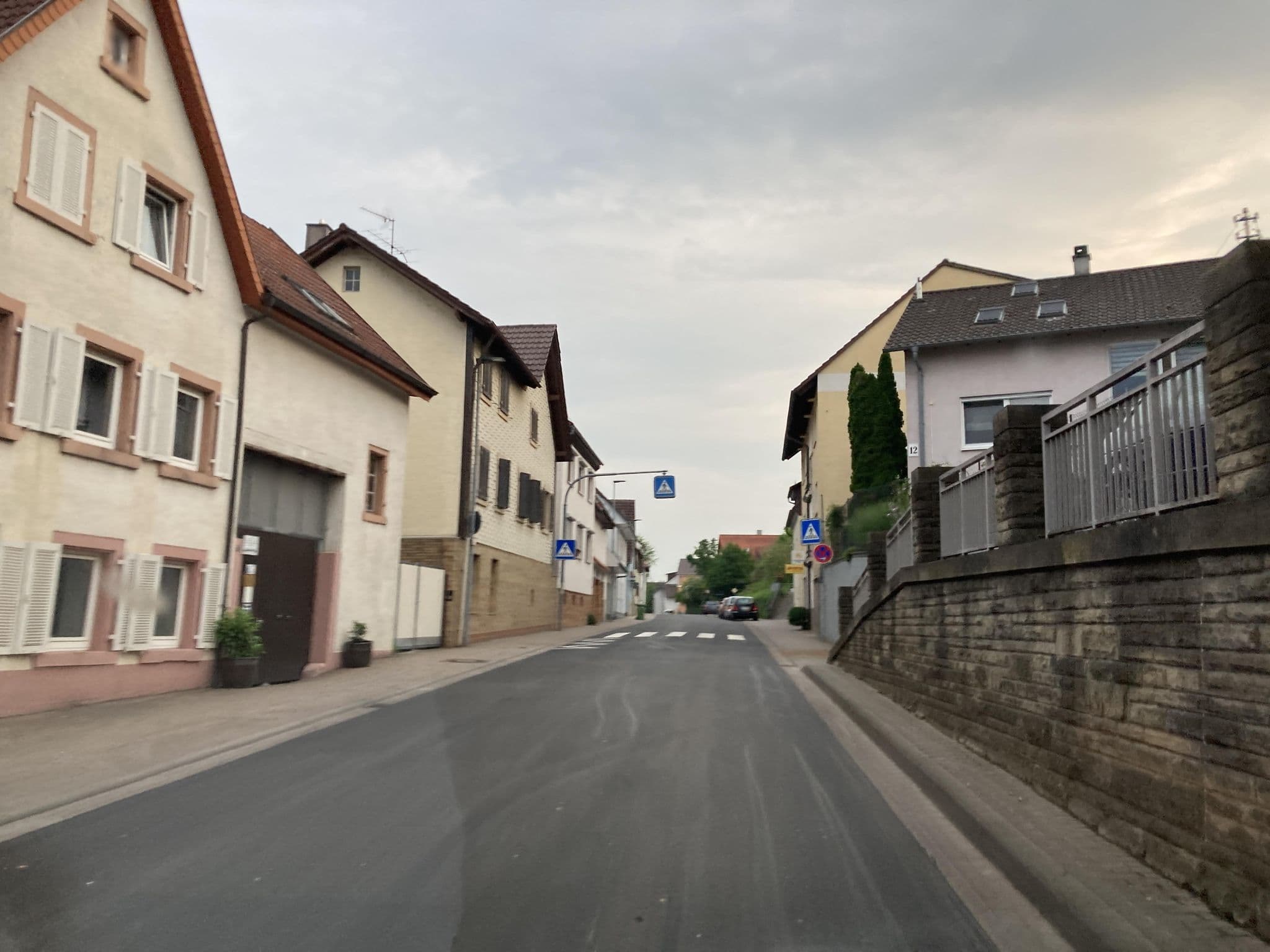 Street view near Zum Hahn, Gondelsheim — © tasmaniadevil (CC BY-SA · Mapillary)