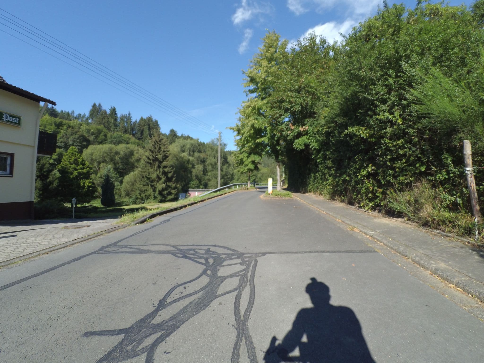 Street view near Auszeit am Eifelsteig, Daun — © peewee32 (CC BY-SA · Mapillary)