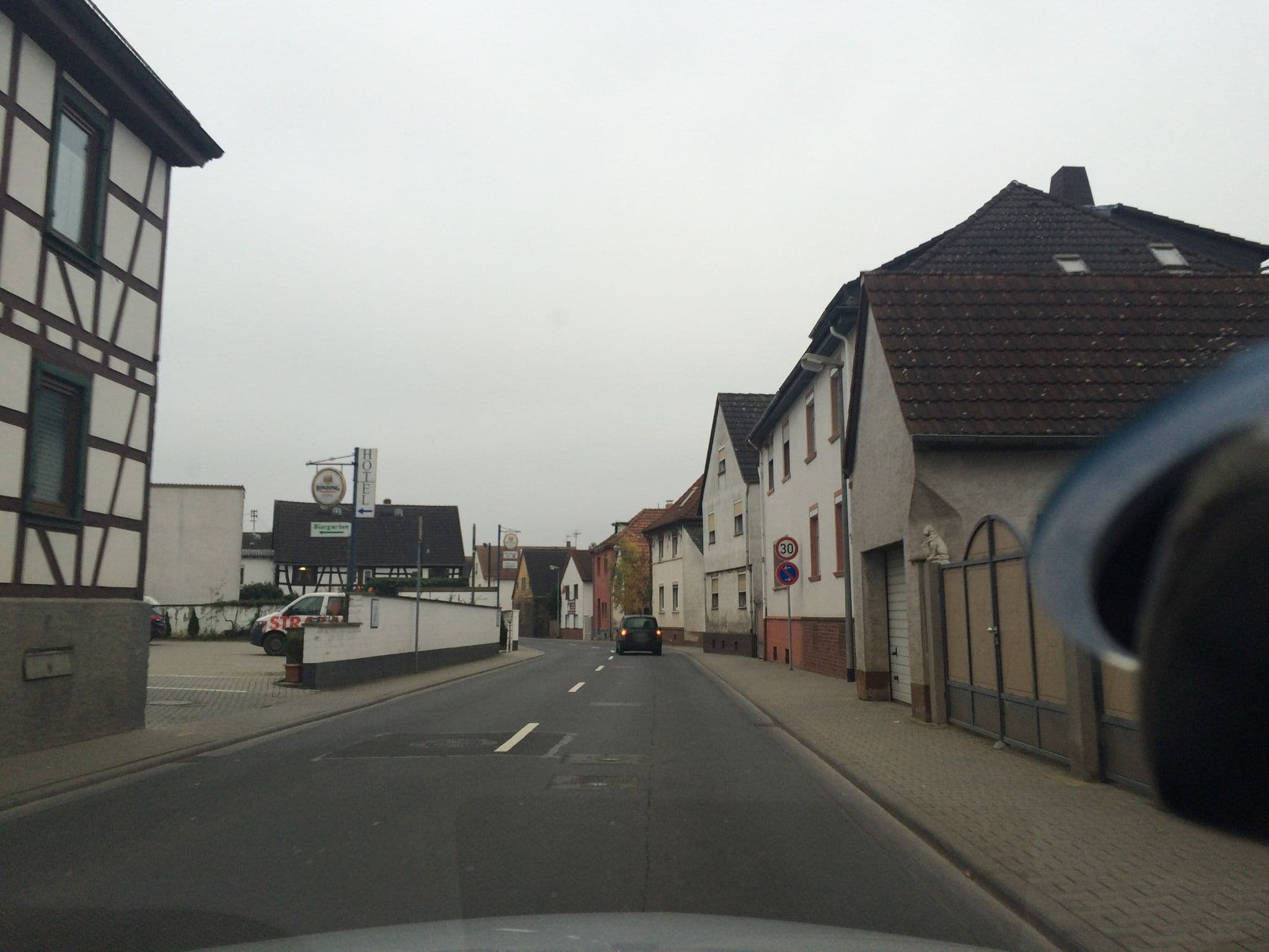 Street view near Offenthaler Hof, Dietzenbach — © chuck (CC BY-SA · Mapillary)