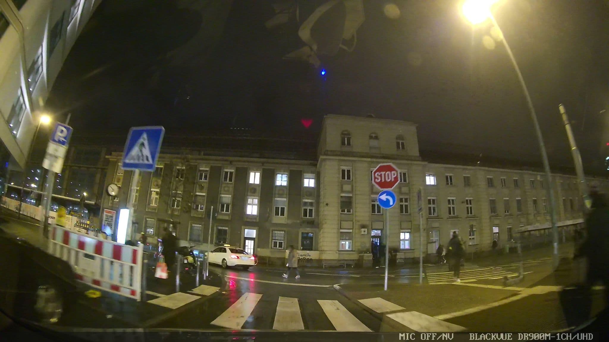 Street view near Hotel Monopol, Frankfurt am Main — © chuck (CC BY-SA · Mapillary)