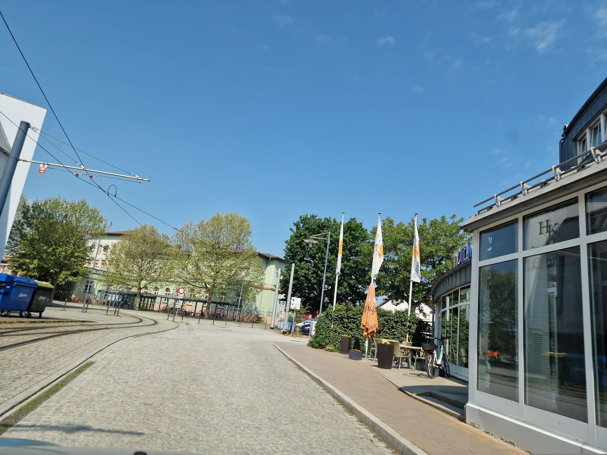 Street view near Hotel Kaiserhof, Naumburg — © canislupus (CC BY-SA · Mapillary)