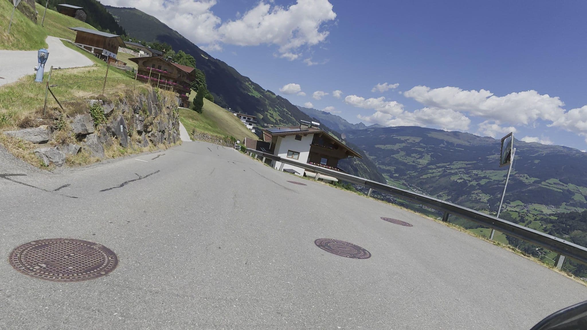 Street view near Gästehaus Steinberger, Hippach — © Guzzi_Franze (CC BY-SA · Mapillary)