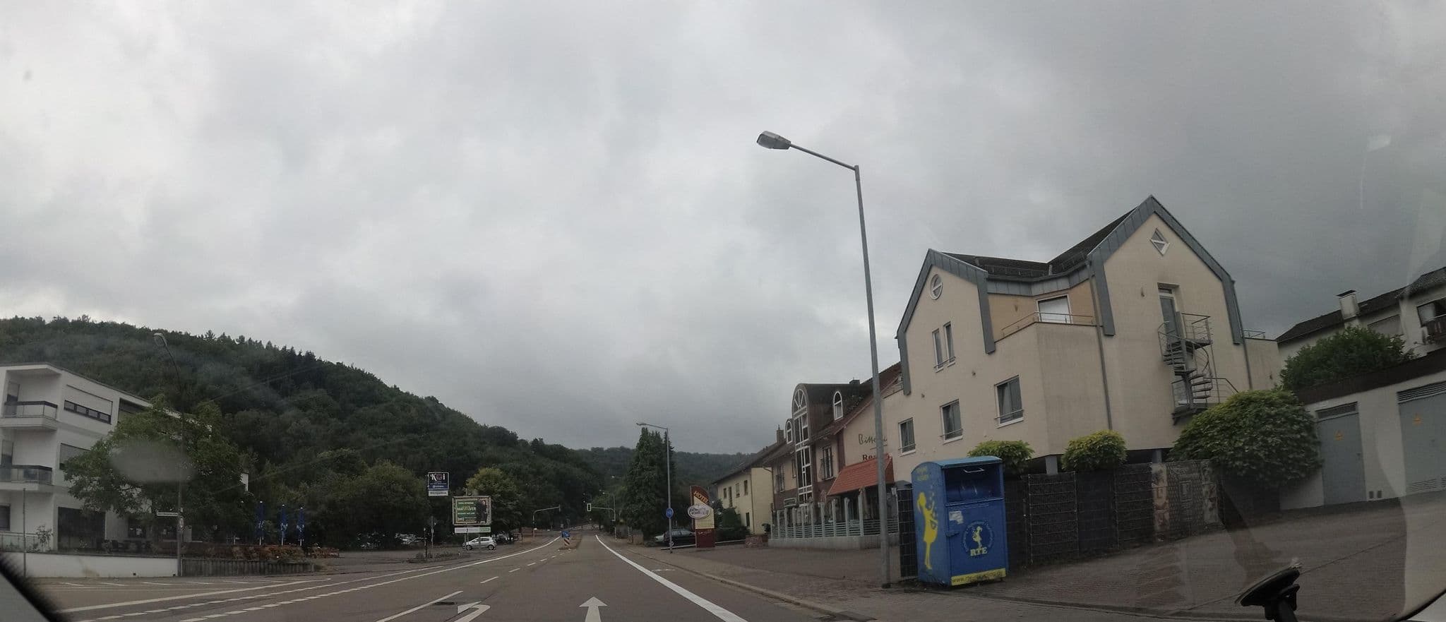 Street view near La Fontana, Sankt Ingbert — © teddy73 (CC BY-SA · Mapillary)