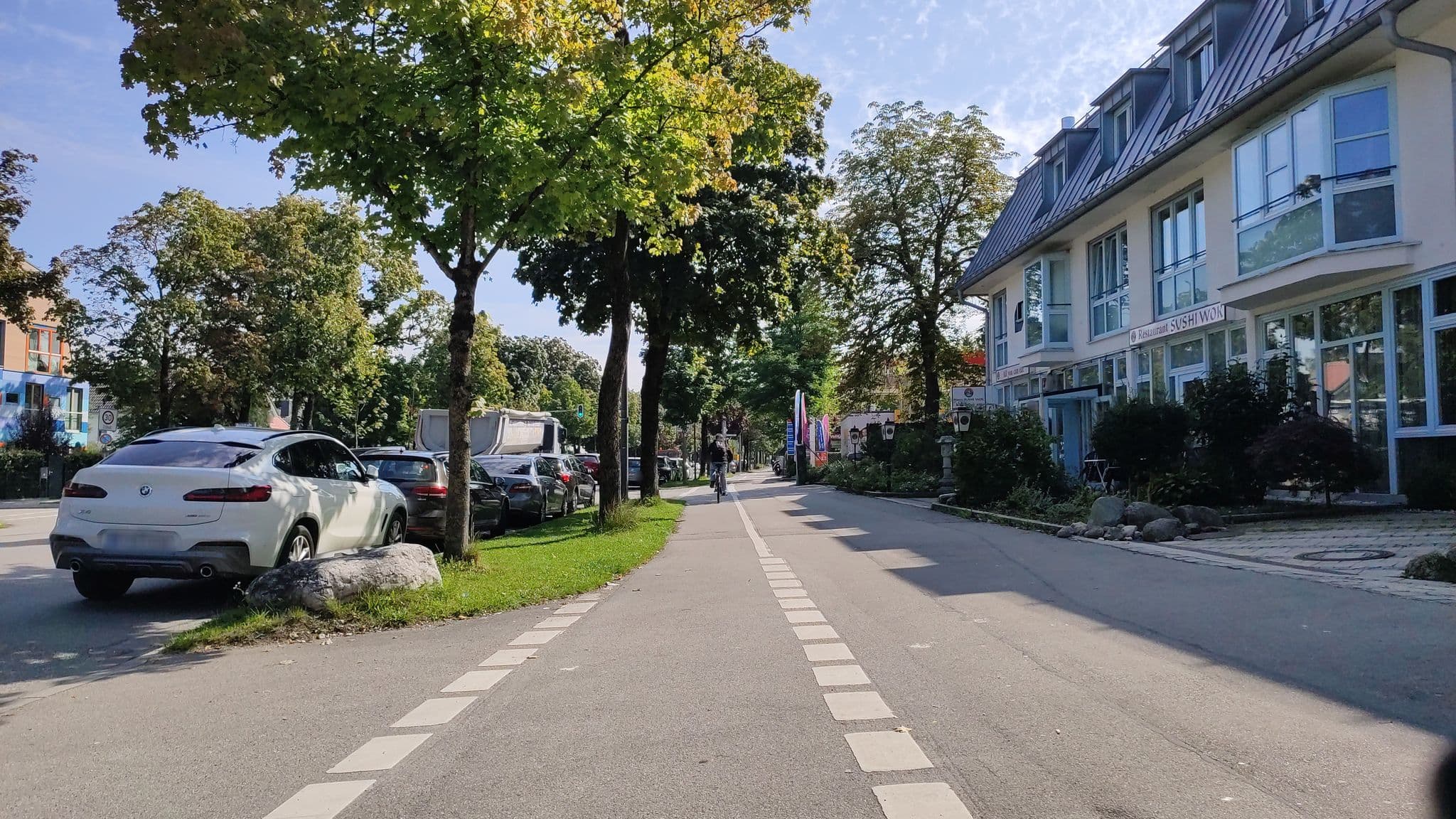 Street view near Empress Hotel, Neuried — © dralfa (CC BY-SA · Mapillary)