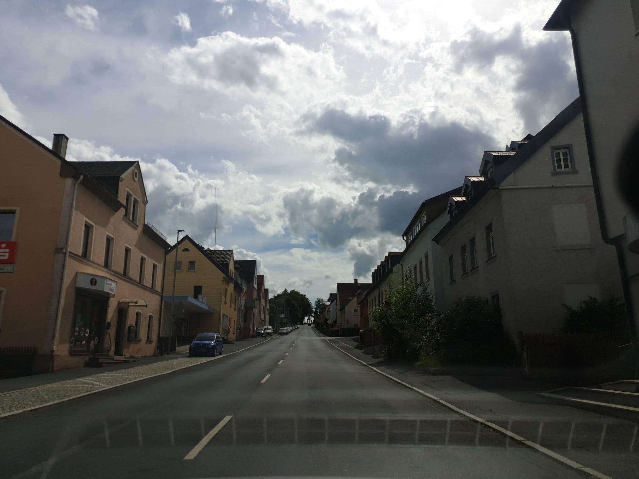 Street view near Pension Algarve, Konradsreuth — © canislupus (CC BY-SA · Mapillary)