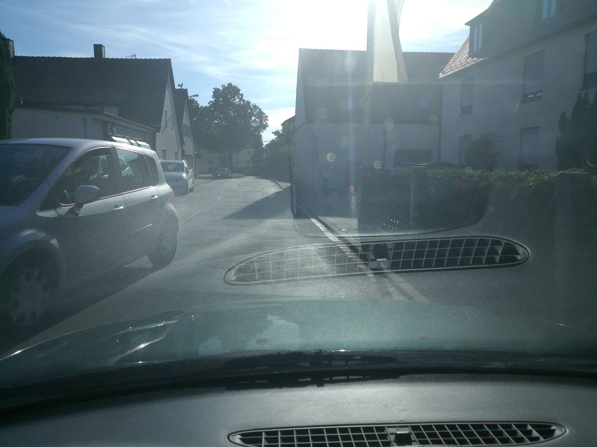 Street view near Landgasthof Hotel Grüner Baum GbR, Wetzendorf — © mike409 (CC BY-SA · Mapillary)