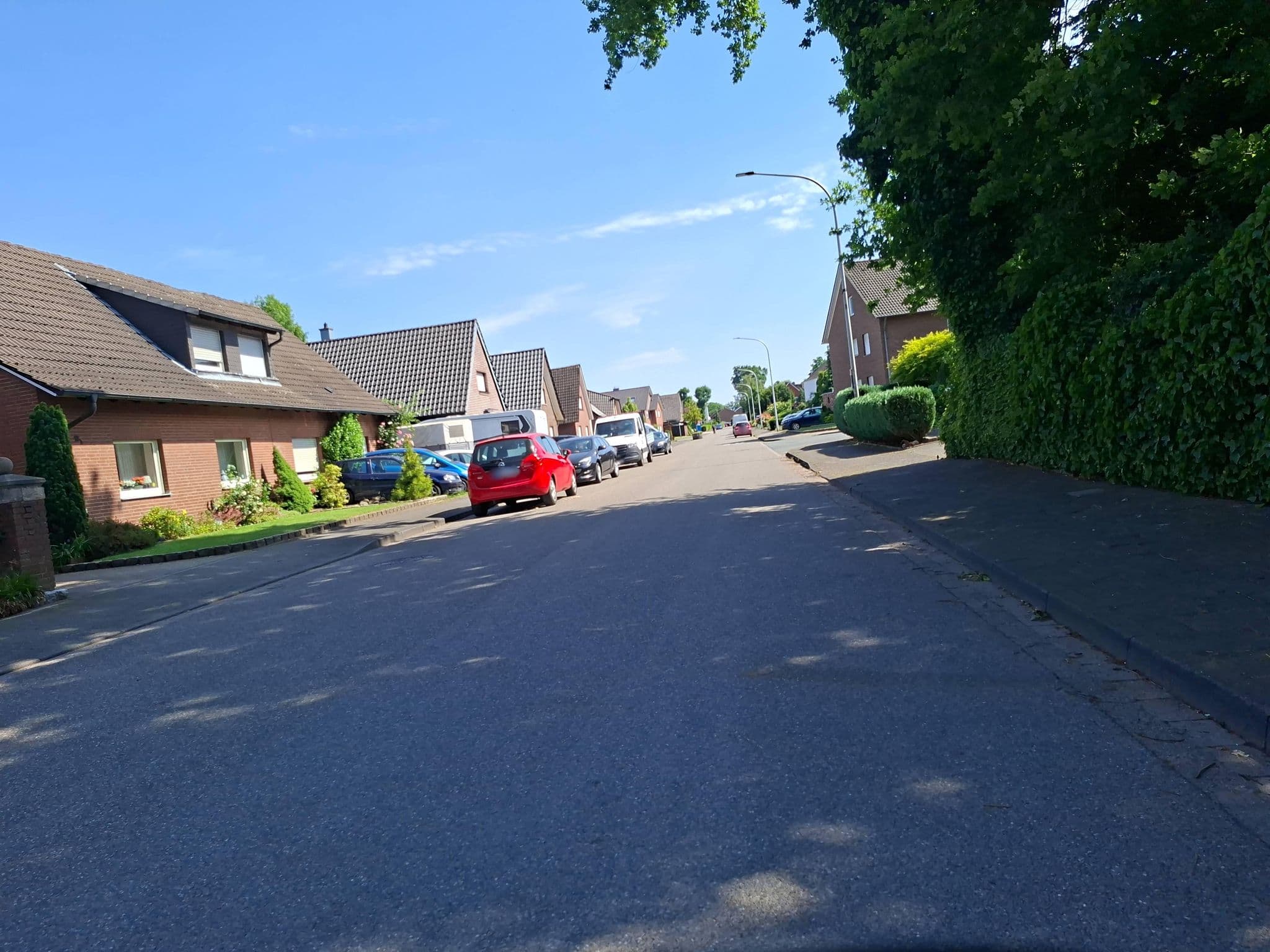 Street view near Hotel Haus Fliederbusch, Borken — © huna (CC BY-SA · Mapillary)