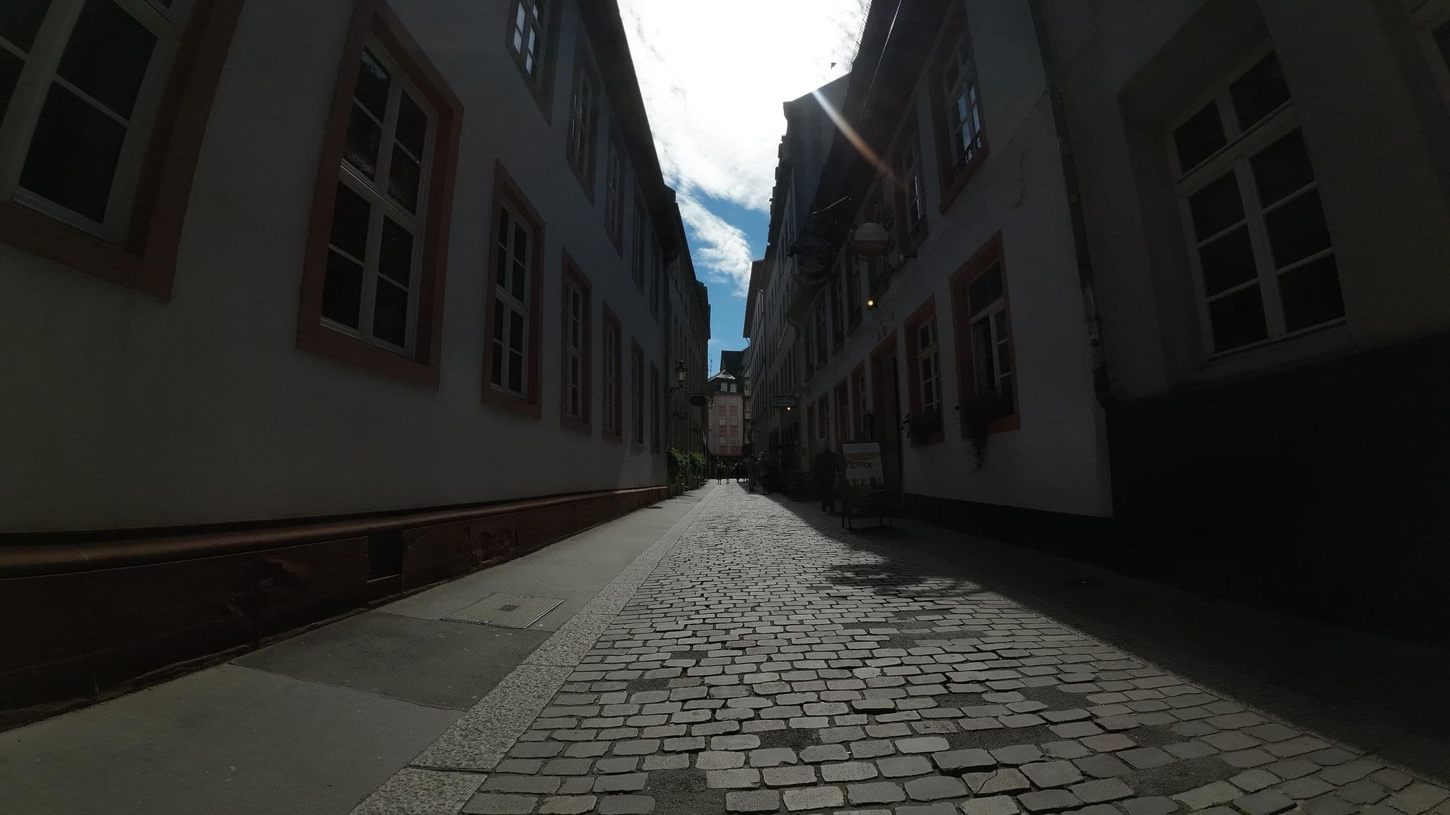 Street view near Hof Ehrenfels, Kastel — © teddy73 (CC BY-SA · Mapillary)