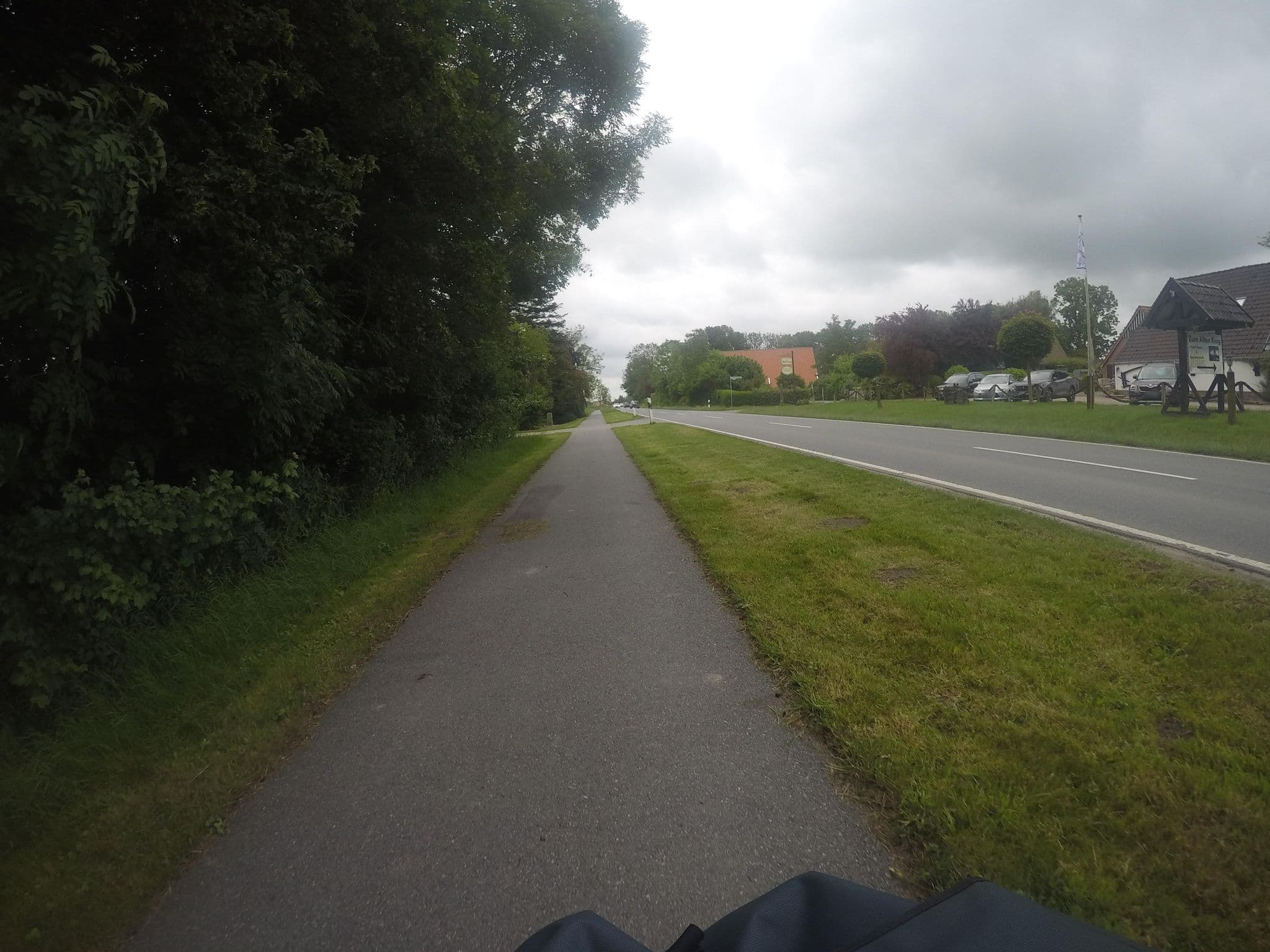 Street view near Zum Alten Krug, Schillig — © mfa (CC BY-SA · Mapillary)