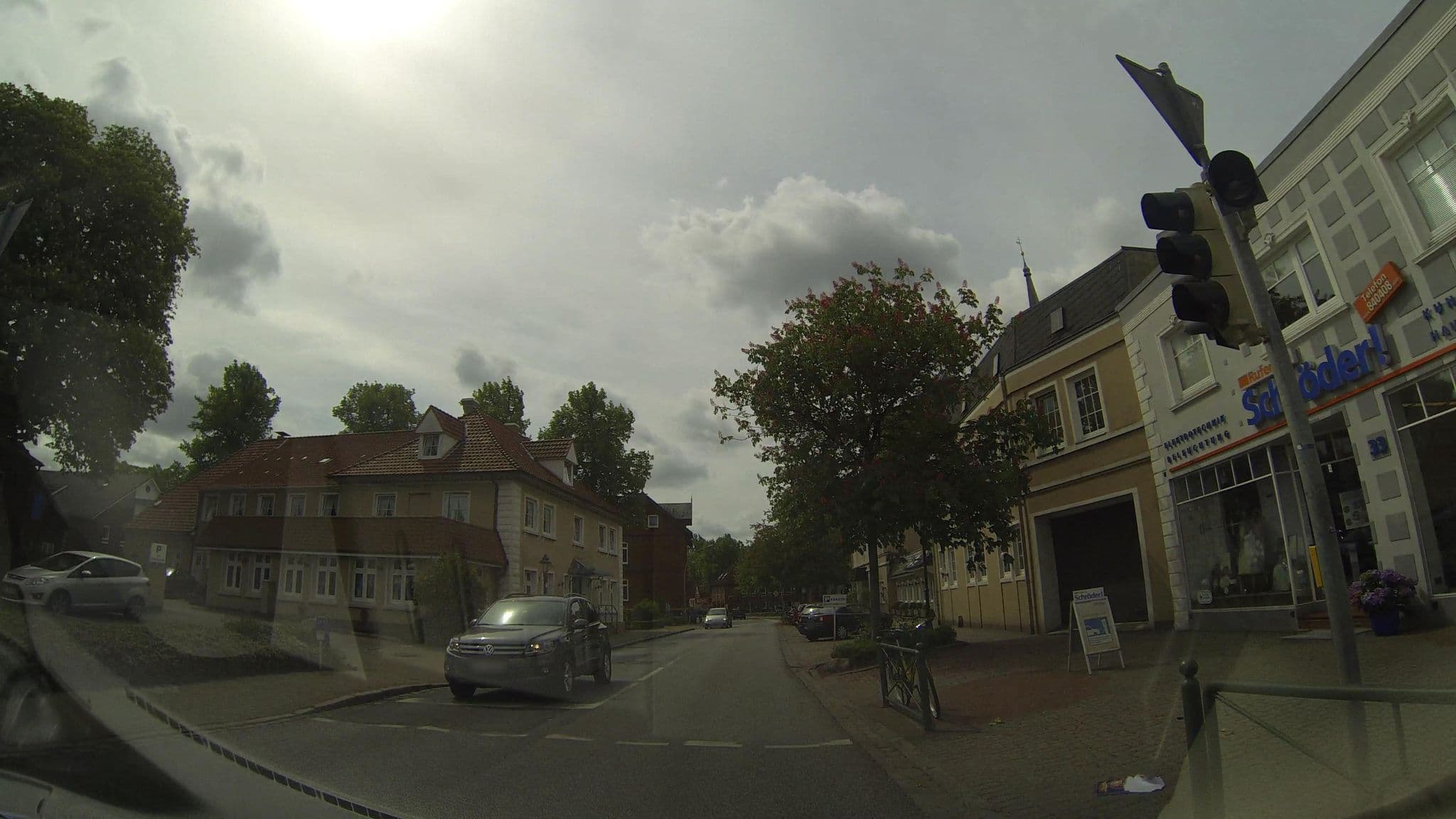 Street view near Rellinger Hof, Rellingen — © kevinq (CC BY-SA · Mapillary)