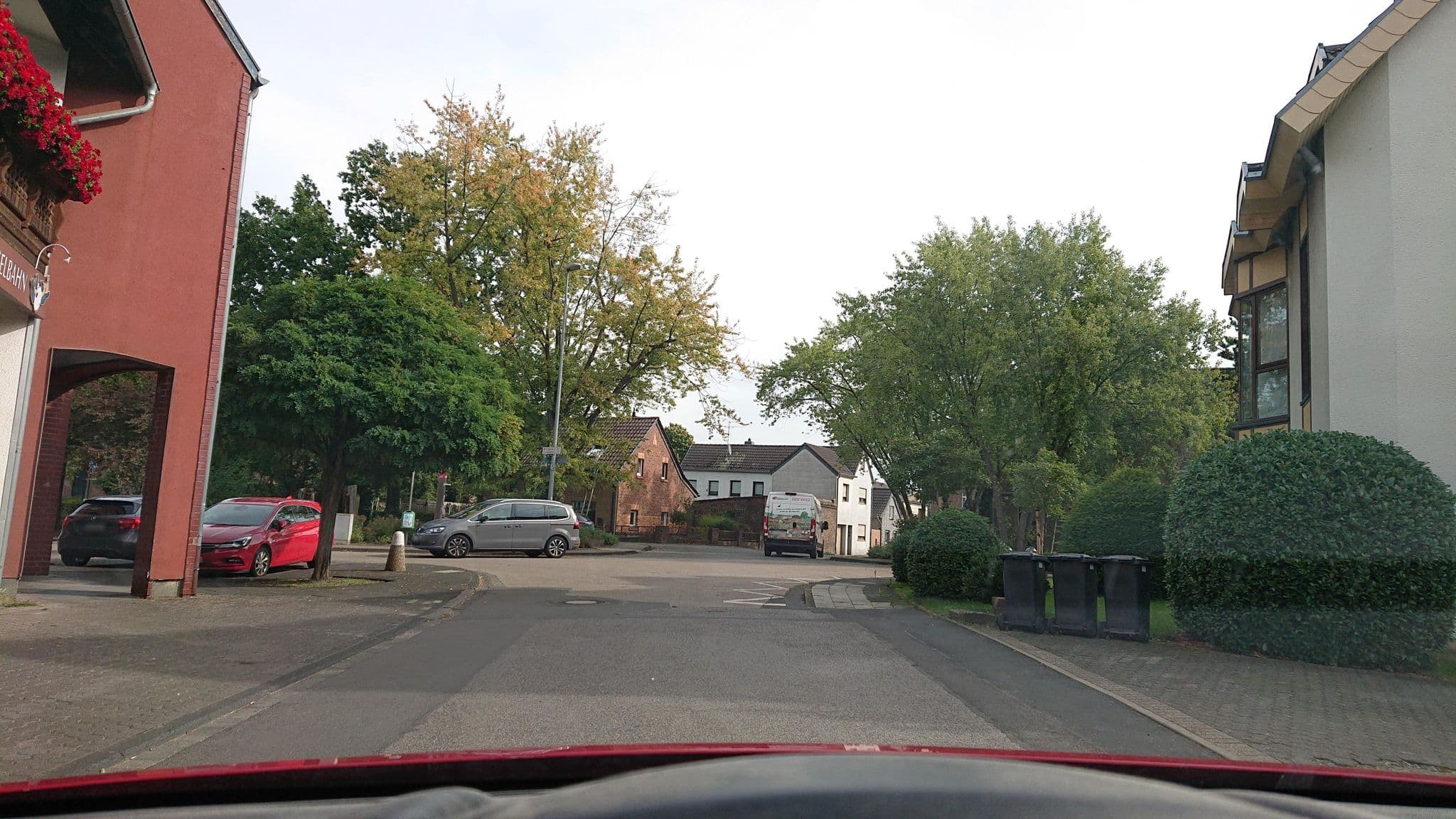 Street view near Haus Barion, Erftstadt — © hirschkauz (CC BY-SA · Mapillary)