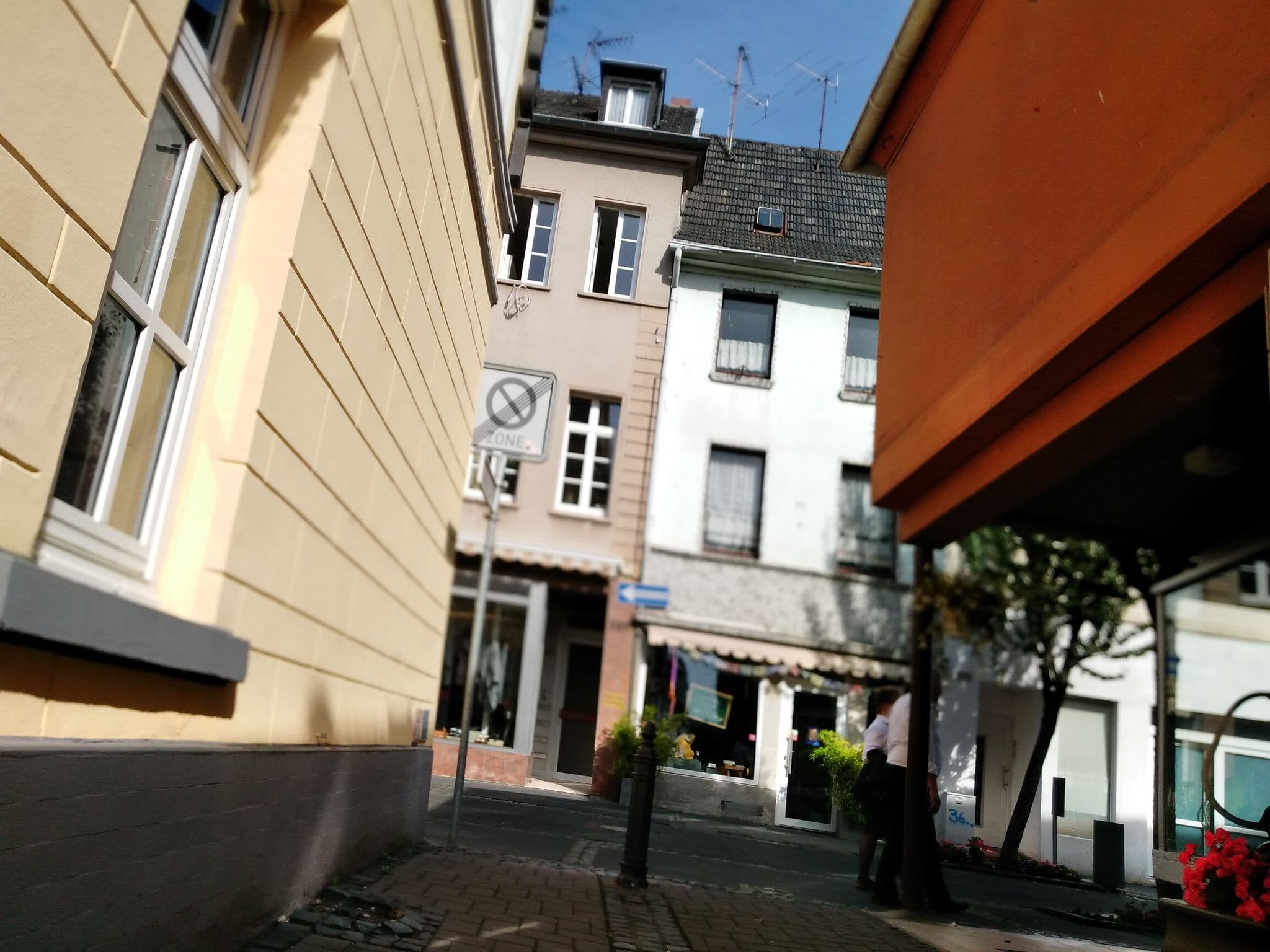 Street view near Hotel Krone, Königswinter — © schwing (CC BY-SA · Mapillary)