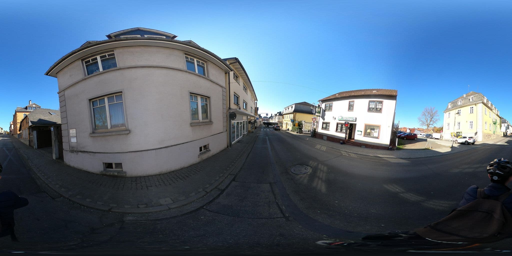Street view near Hotel zur goldenen Sonne, Usingen — © Planungsgesellschaft_RV-K_MB (CC BY-SA · Mapillary)