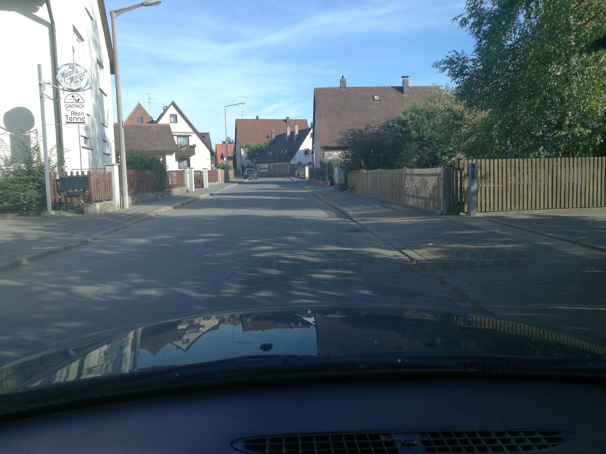 Street view near Zur alten Tenne, Wetzendorf — © mike409 (CC BY-SA · Mapillary)