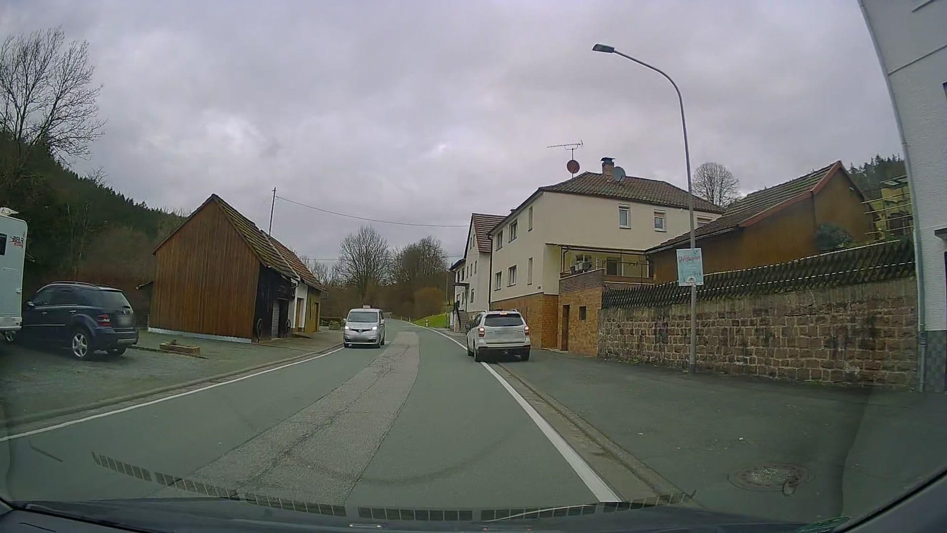 Street view near Haus Odenwald, Erbach — © bennid4 (CC BY-SA · Mapillary)