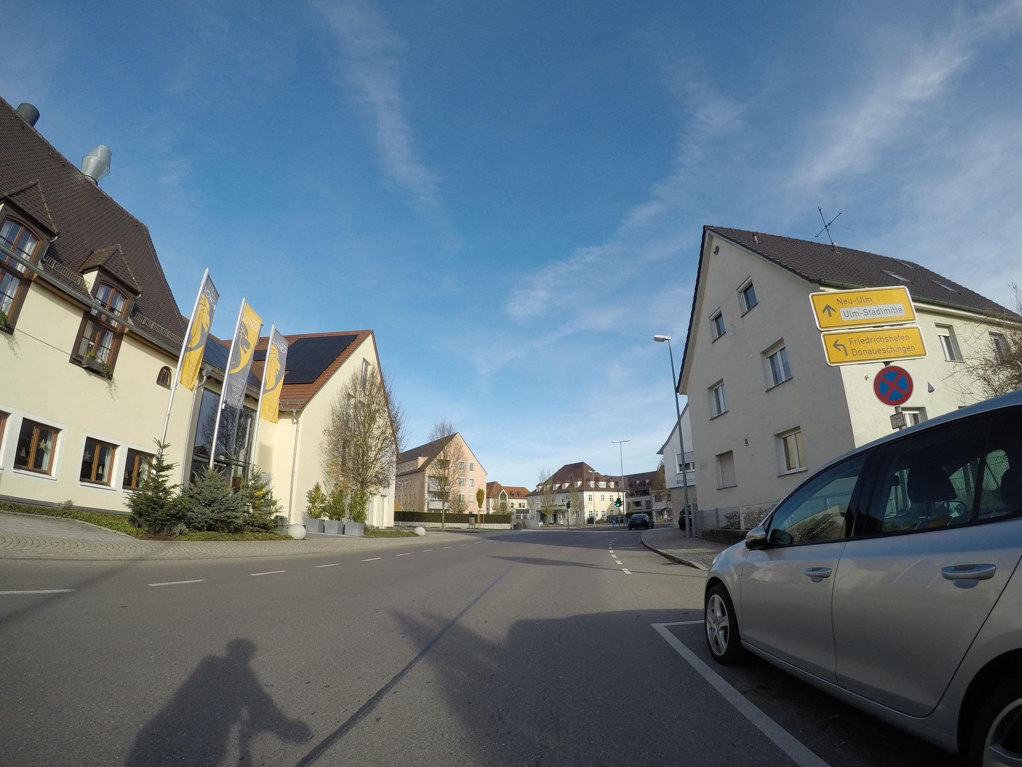 Street view near Löwen, Neu-Ulm — © ray66 (CC BY-SA · Mapillary)