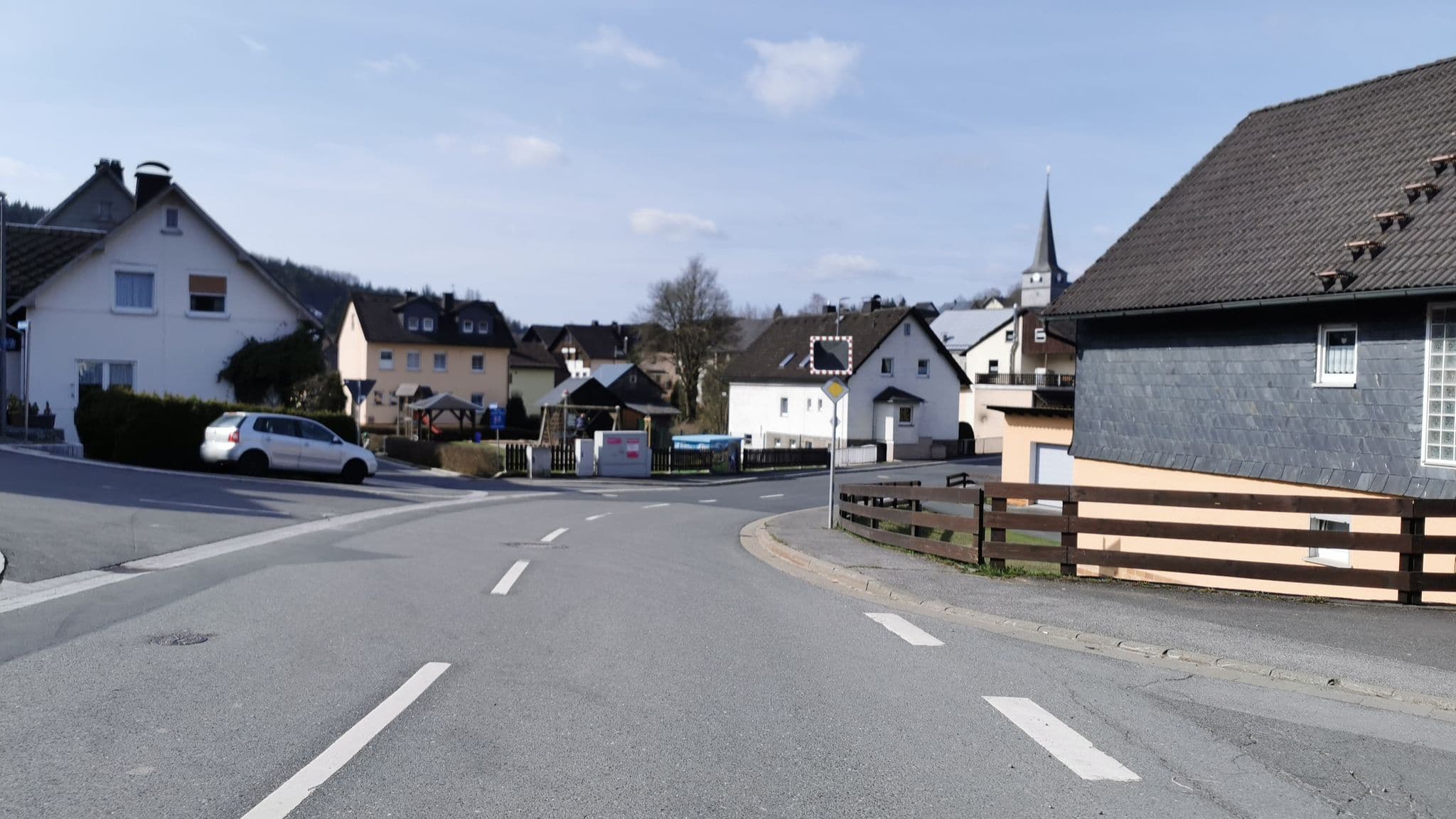 Street view near Gasthof und Pension Löffler, Teuschnitz — © lehestener (CC BY-SA · Mapillary)