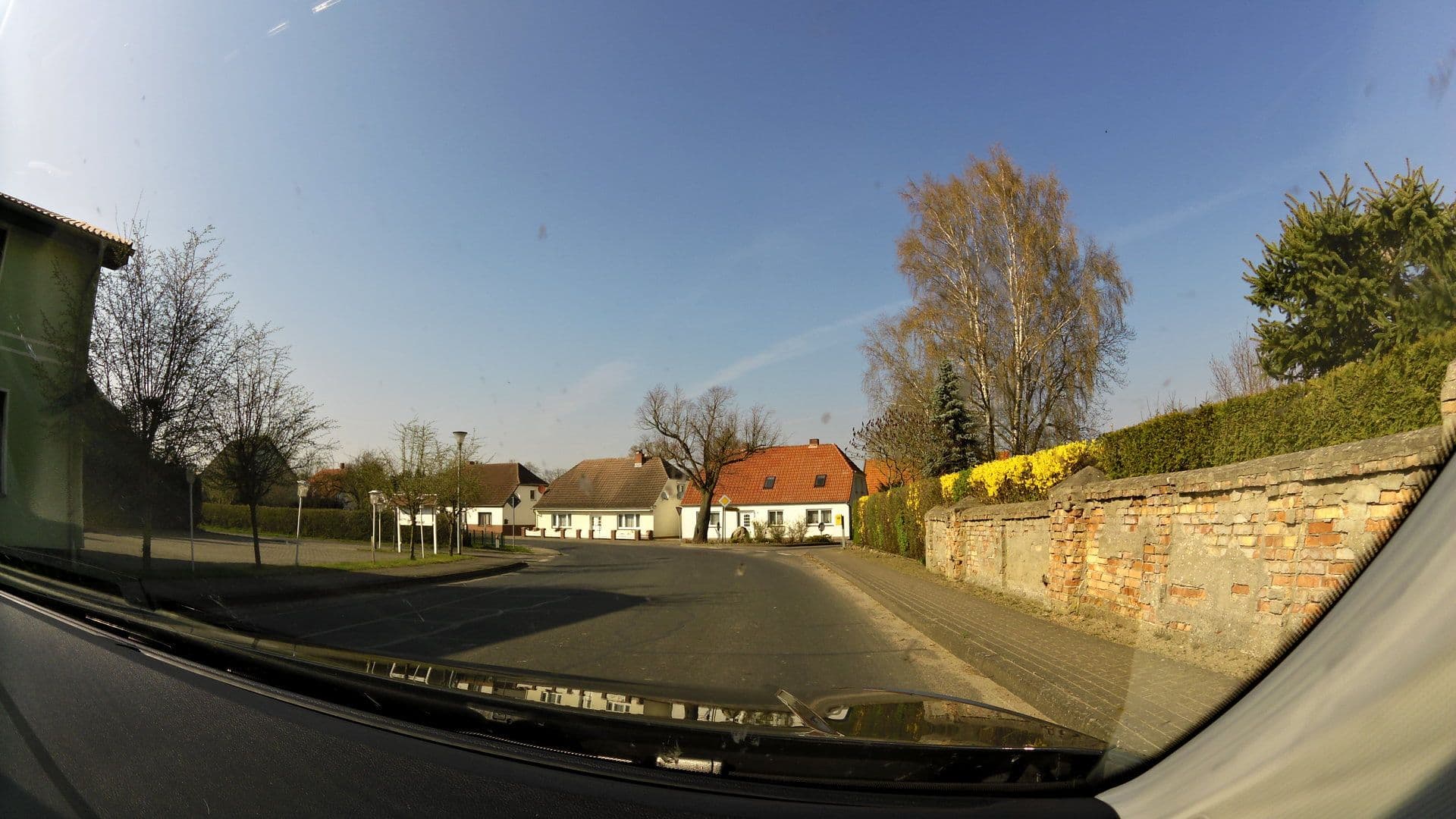 Street view near Lindenstraße, Marlow — © moenk (CC BY-SA · Mapillary)