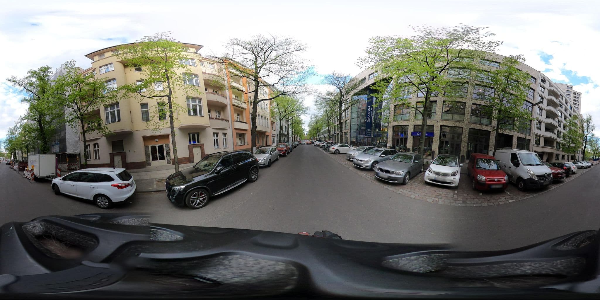 Street view near Aspria Spa + Sporting Club + Hotel, Halensee — © yorbs123 (CC BY-SA · Mapillary)
