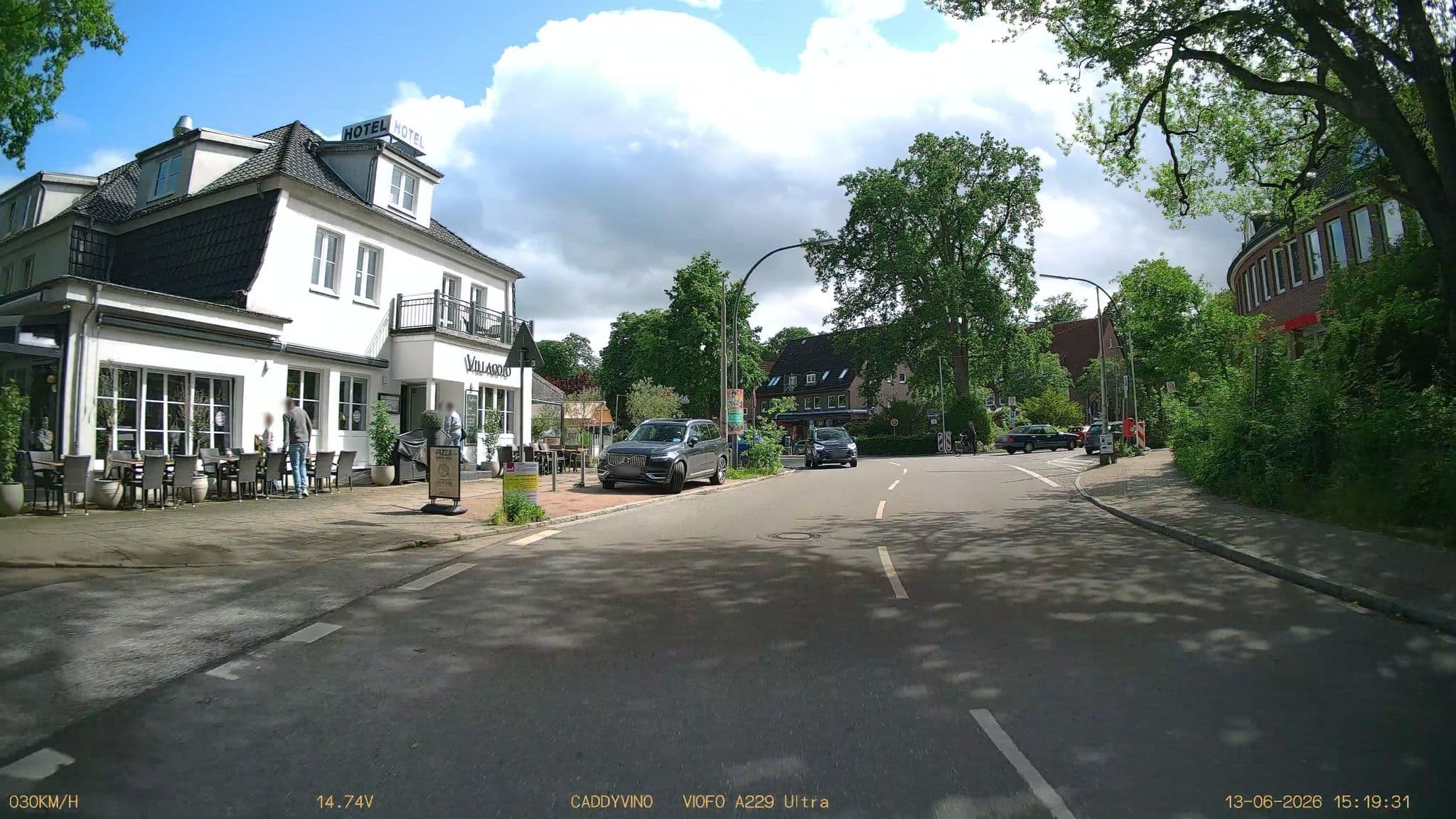 Street view near Hotel du Nord, Volksdorf — © DruideBizeps (CC BY-SA · Mapillary)
