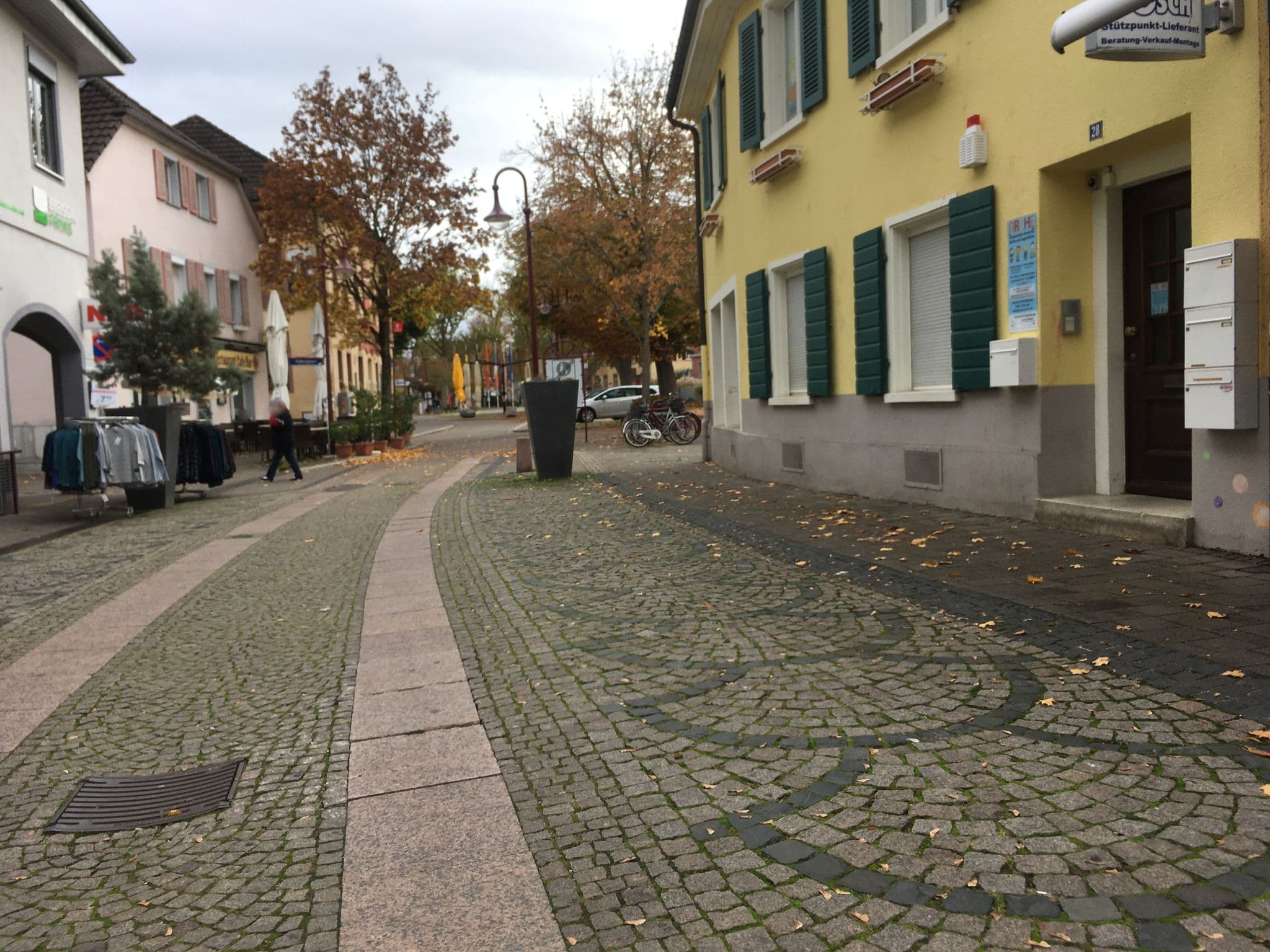 Street view near Hotel Bayrischer Hof, Breisach am Rhein — © changchun1 (CC BY-SA · Mapillary)